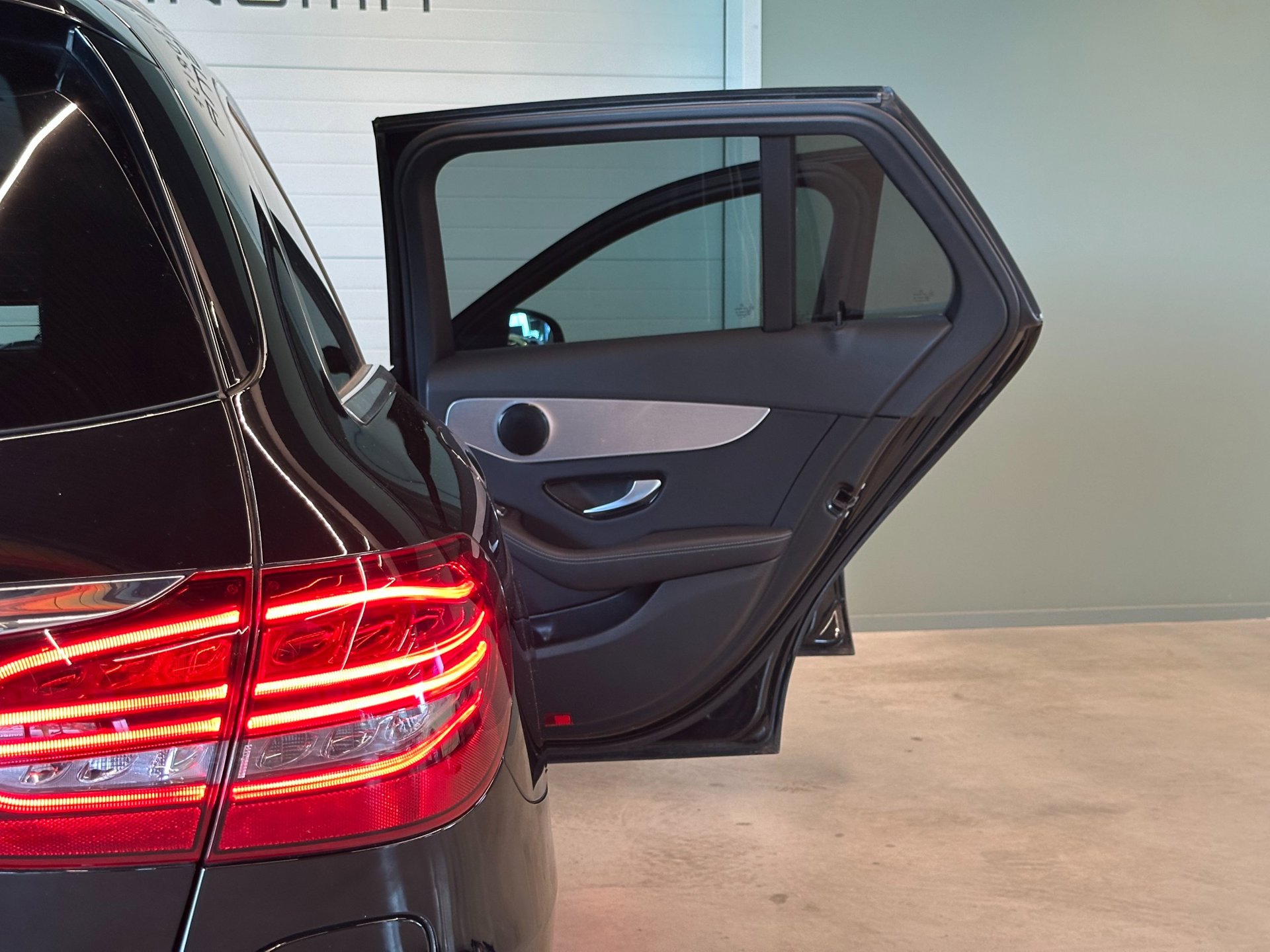 Foto van Mercedes-Benz C 300 E