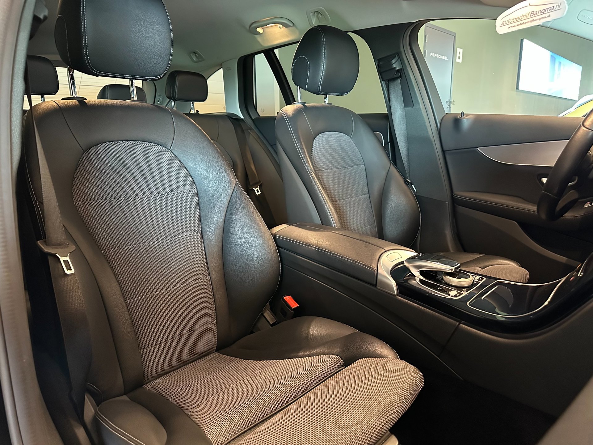 Foto van Mercedes-Benz C 300 E