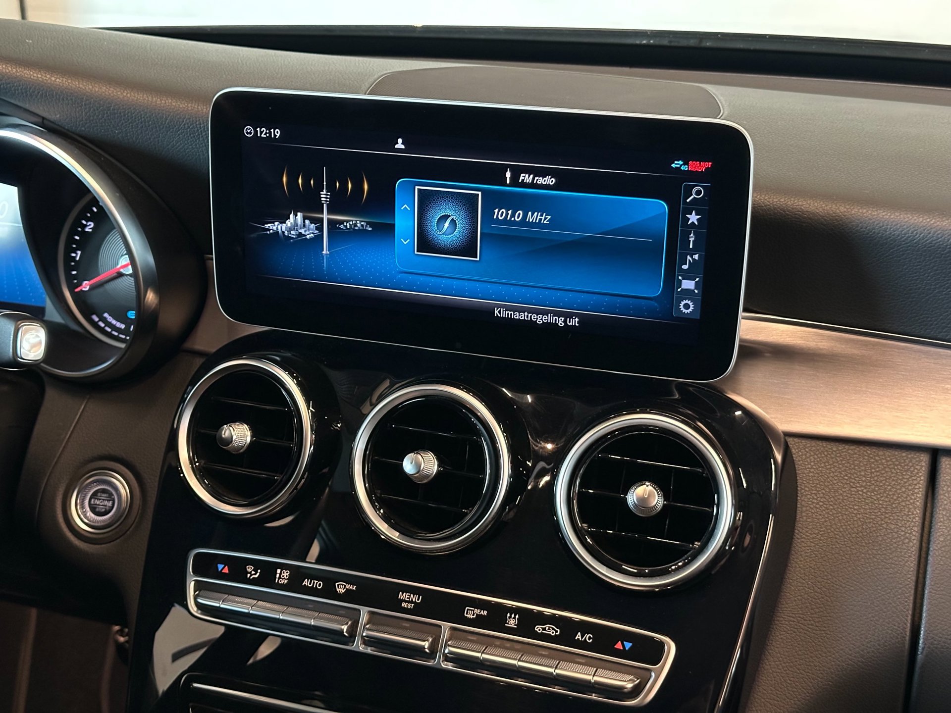 Foto van Mercedes-Benz C 300 E