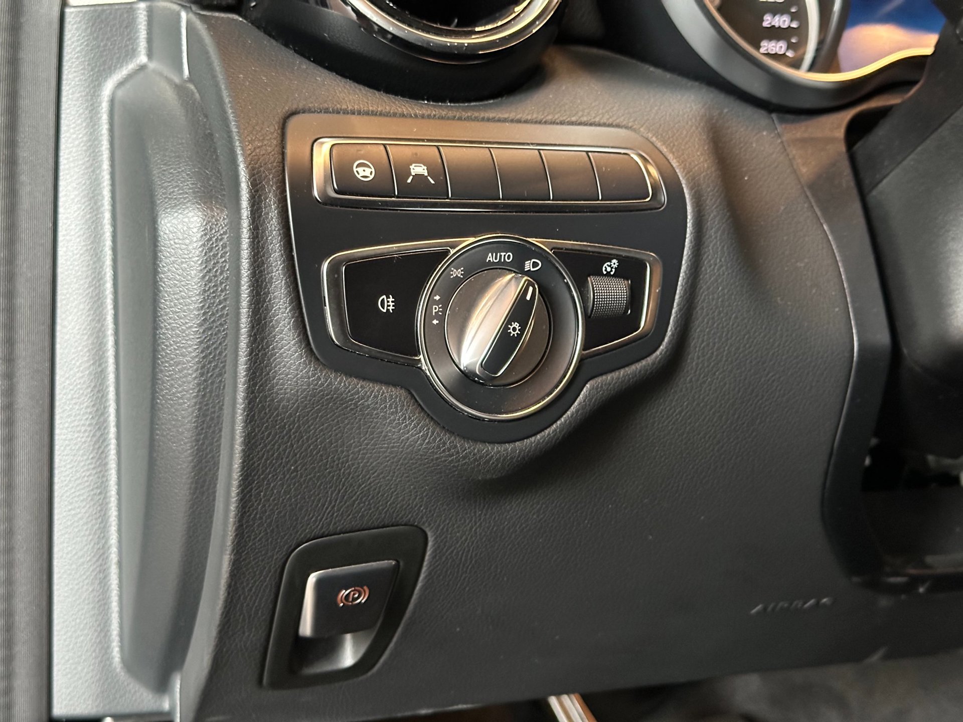 Foto van Mercedes-Benz C 300 E