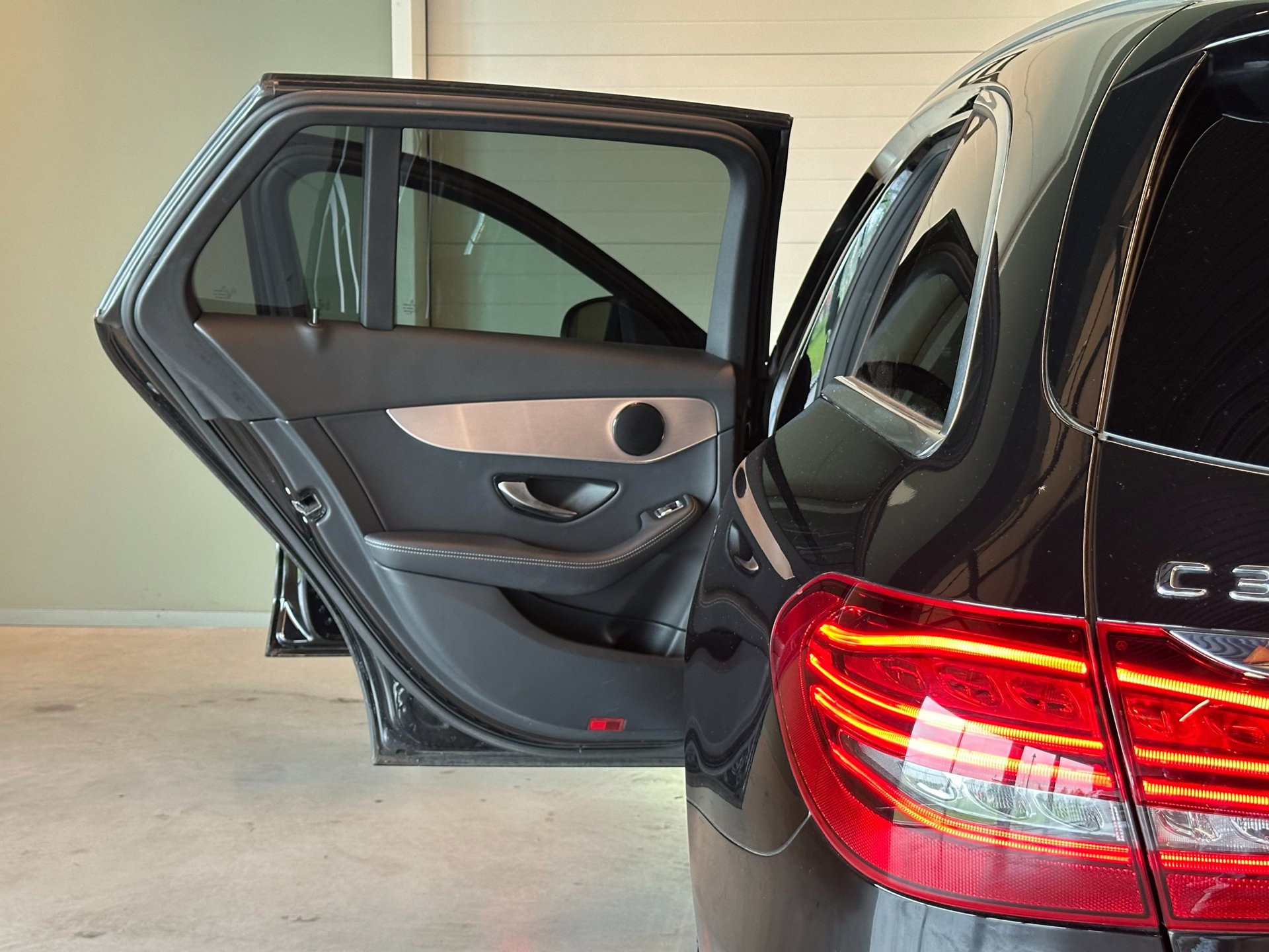 Foto van Mercedes-Benz C 300 E