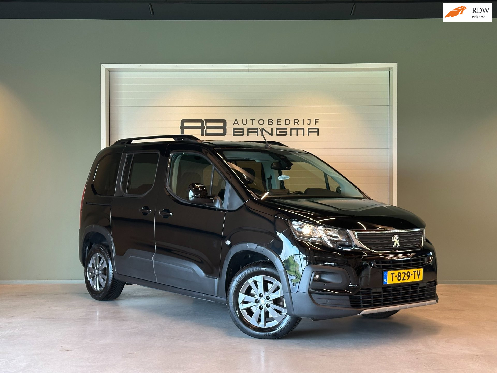 Peugeot Rifter 1.2 Puretech AUTOMAAT ALLURE-uitv|NAVIGATIE + CAMERA|CLIMA AIRCO|LM-VELG|CRUISE CONTROL|APPLE CARPLAY+ANDROID AUTO 2022 - voorkant
