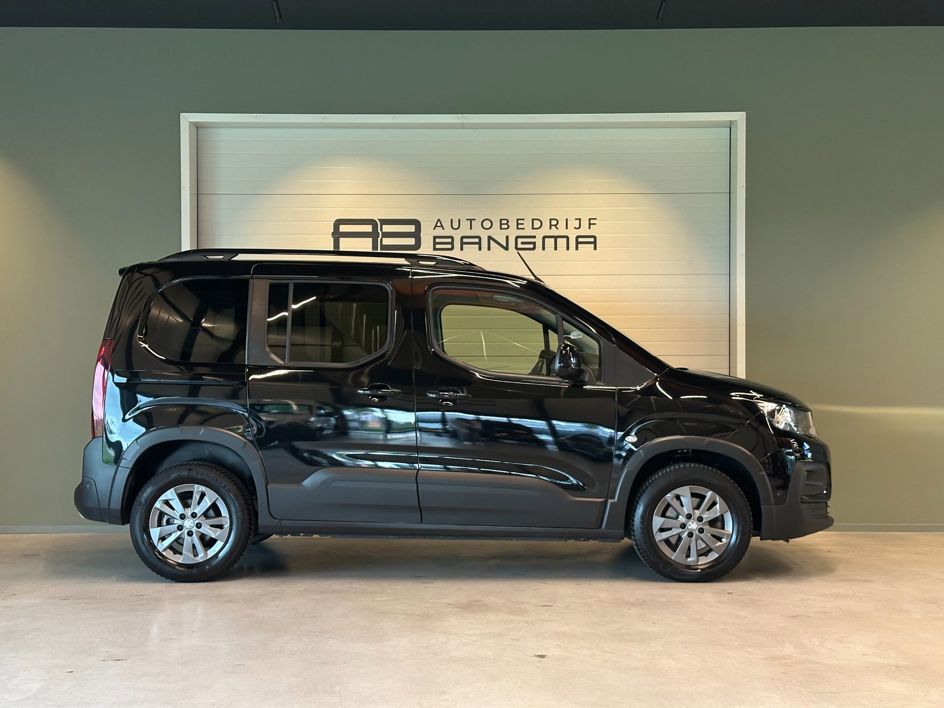 Foto van Peugeot Rifter