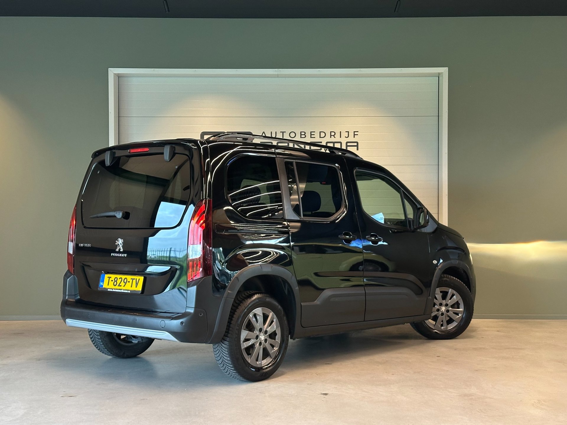 Foto van Peugeot Rifter
