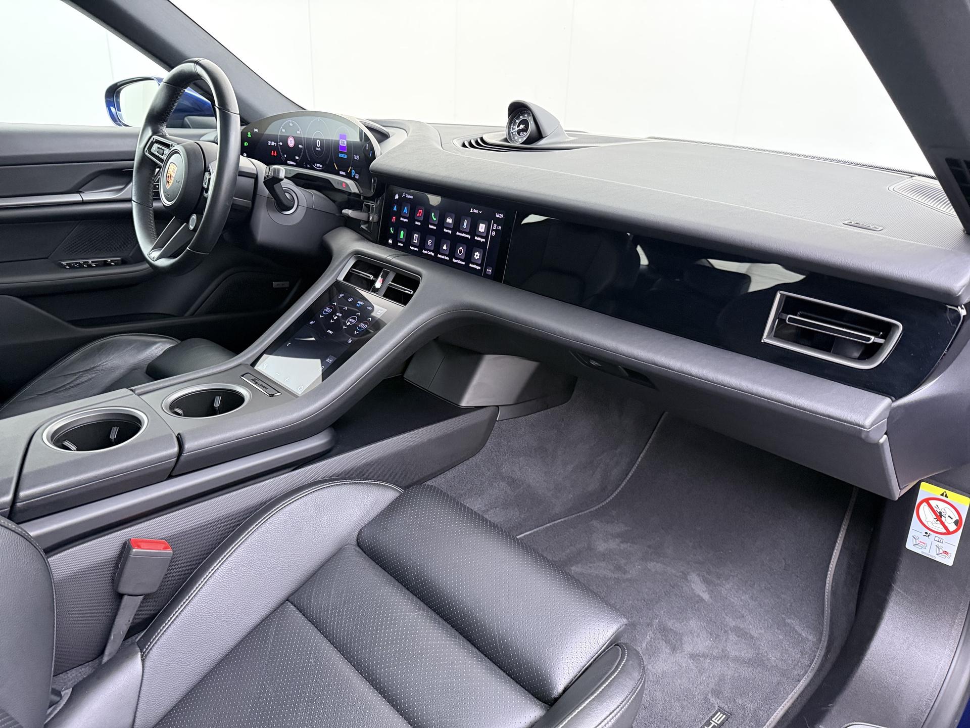 Foto van Porsche Taycan 4s