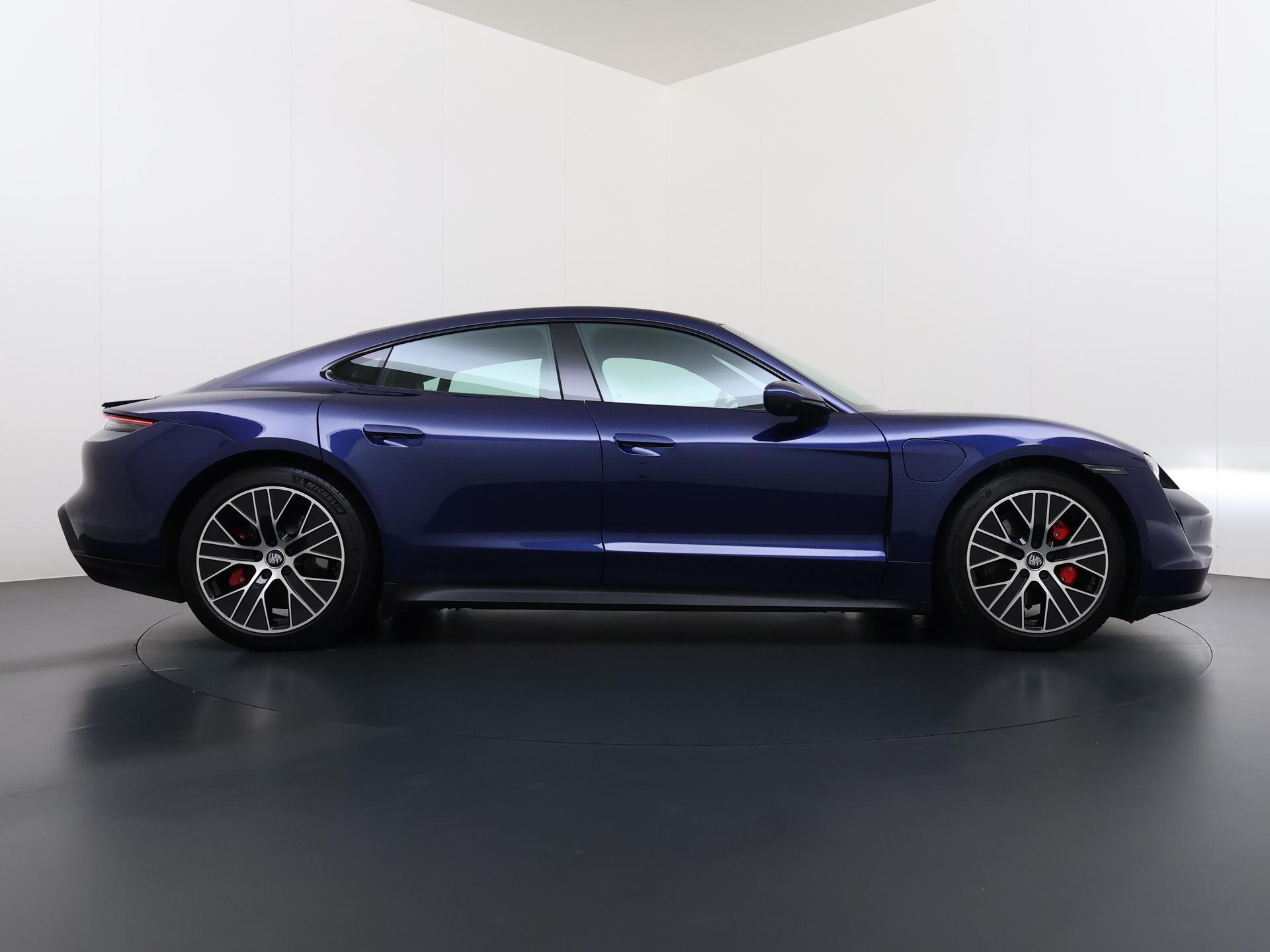 Foto van Porsche Taycan 4s