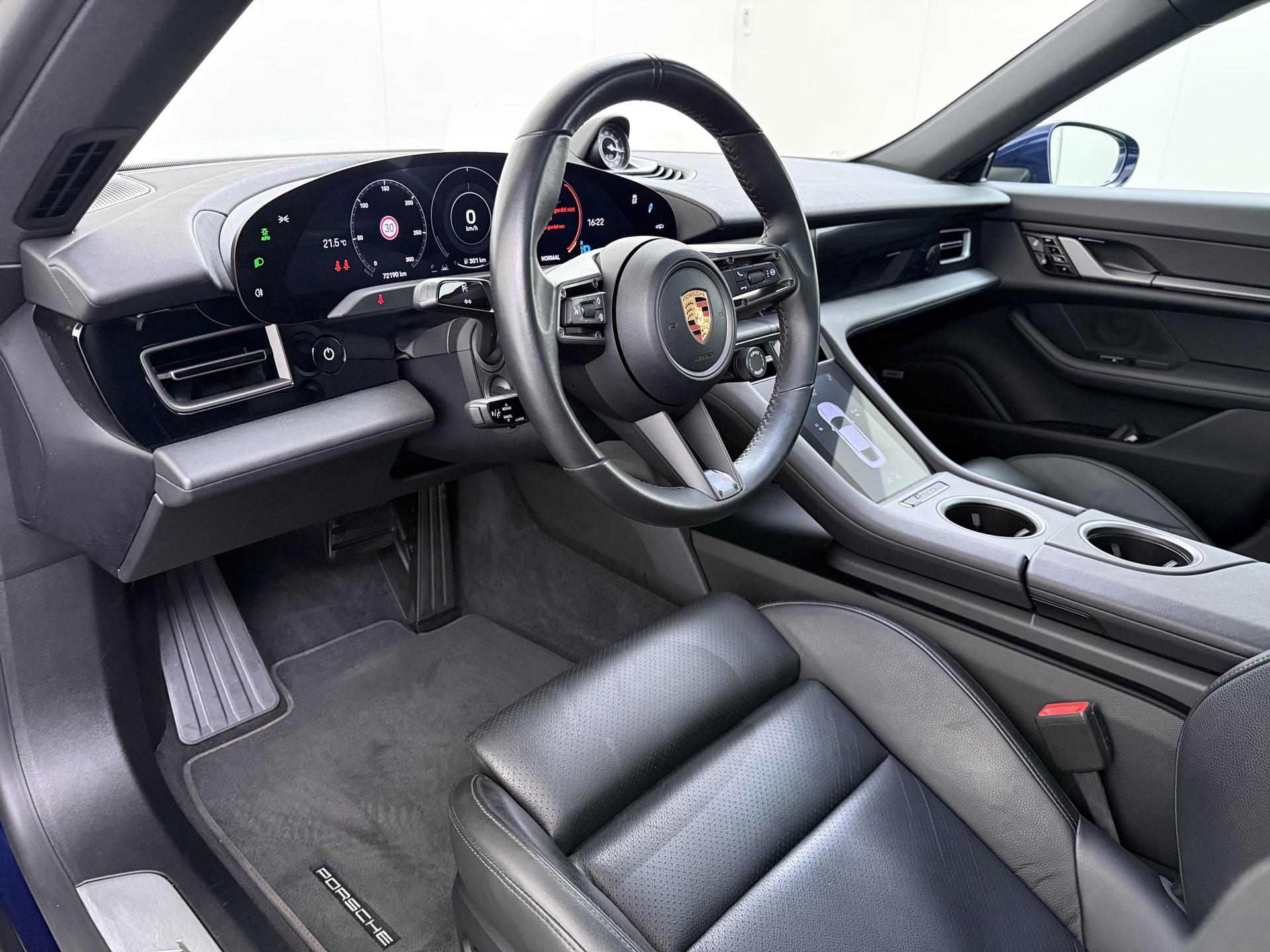 Foto van Porsche Taycan 4s