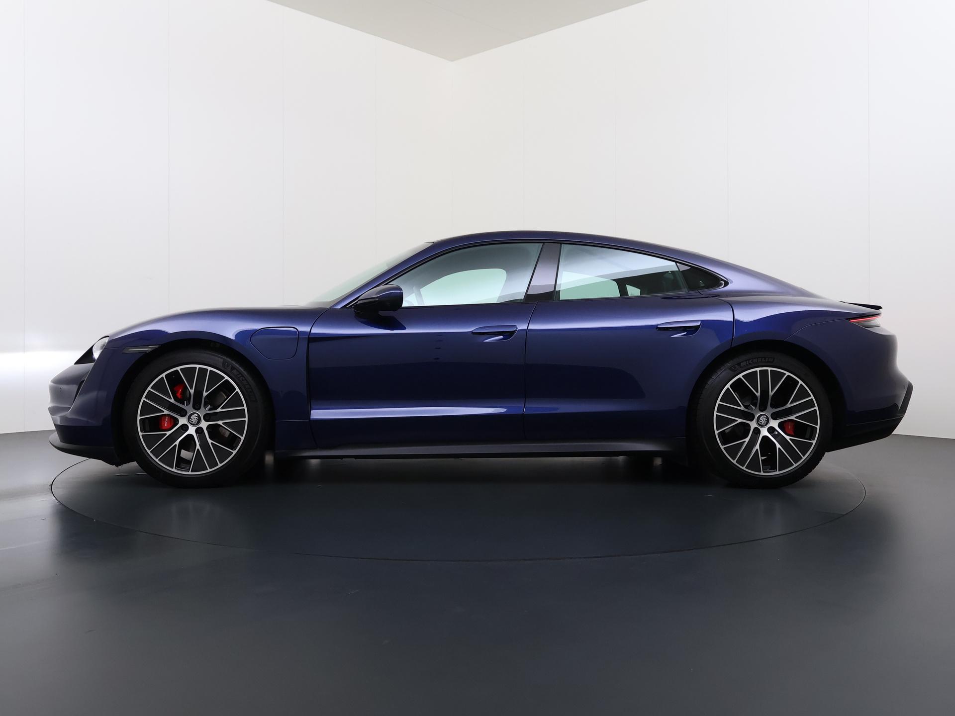 Foto van Porsche Taycan 4s