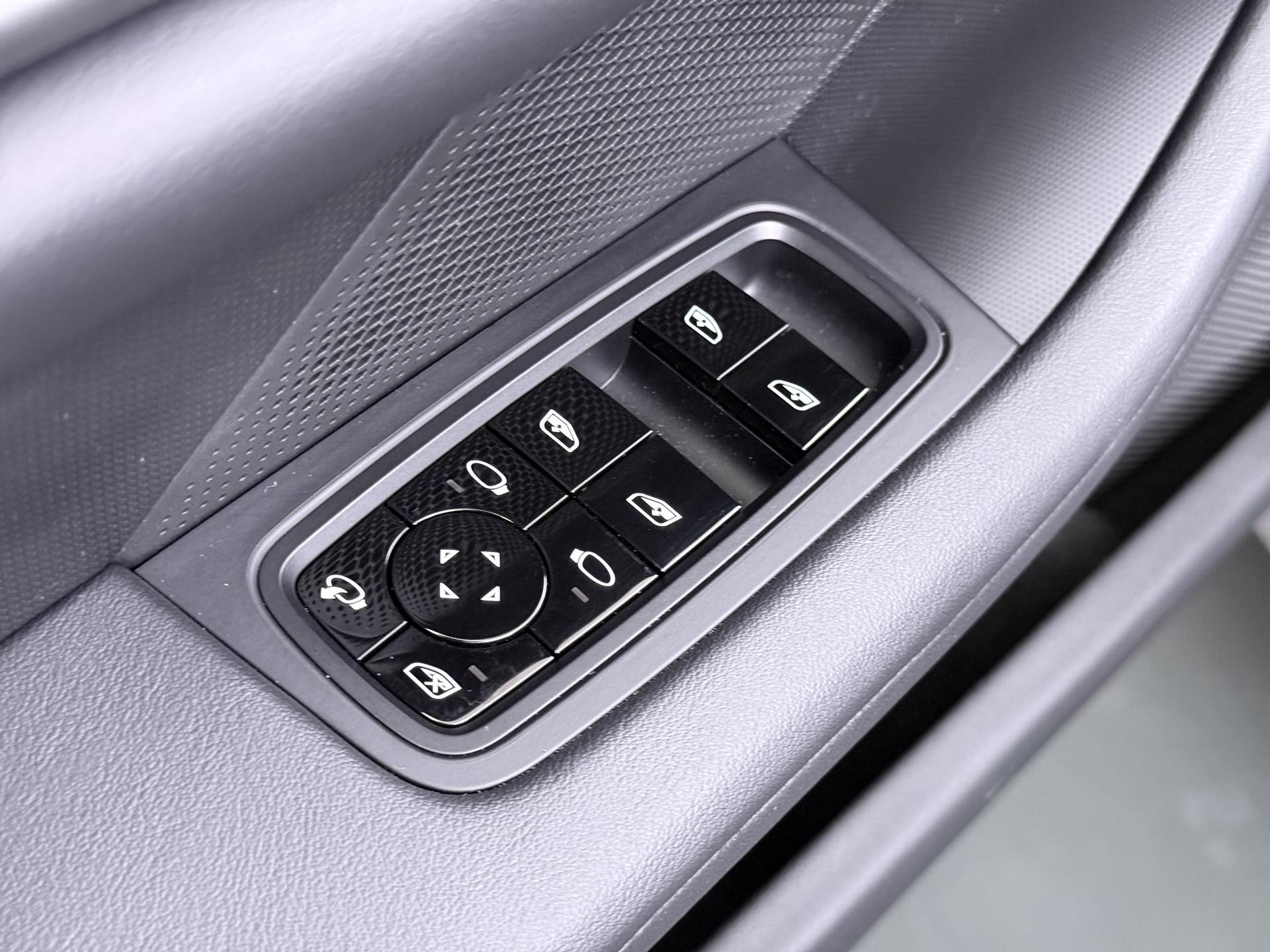Foto van Porsche Taycan 4s