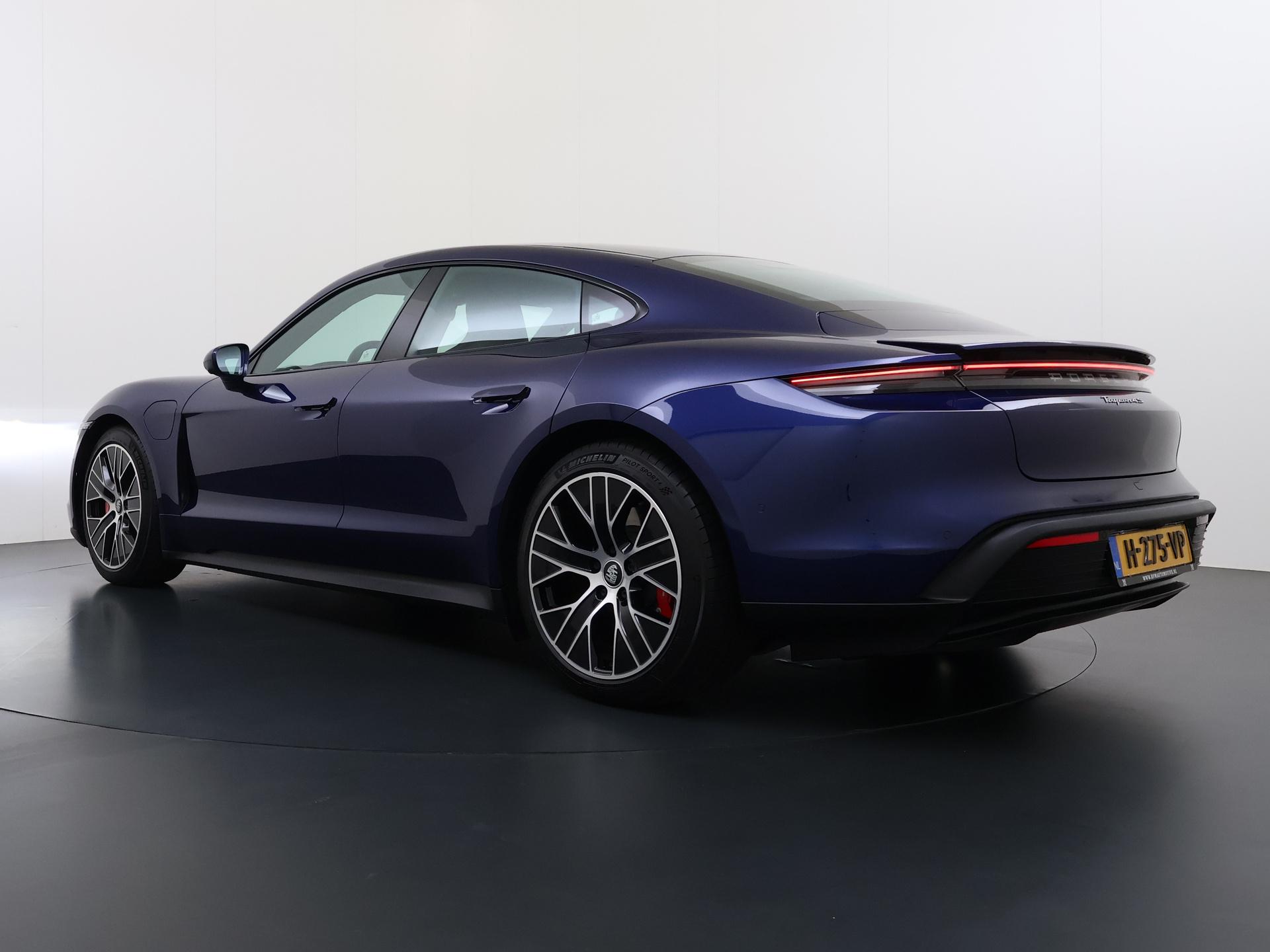 Foto van Porsche Taycan 4s