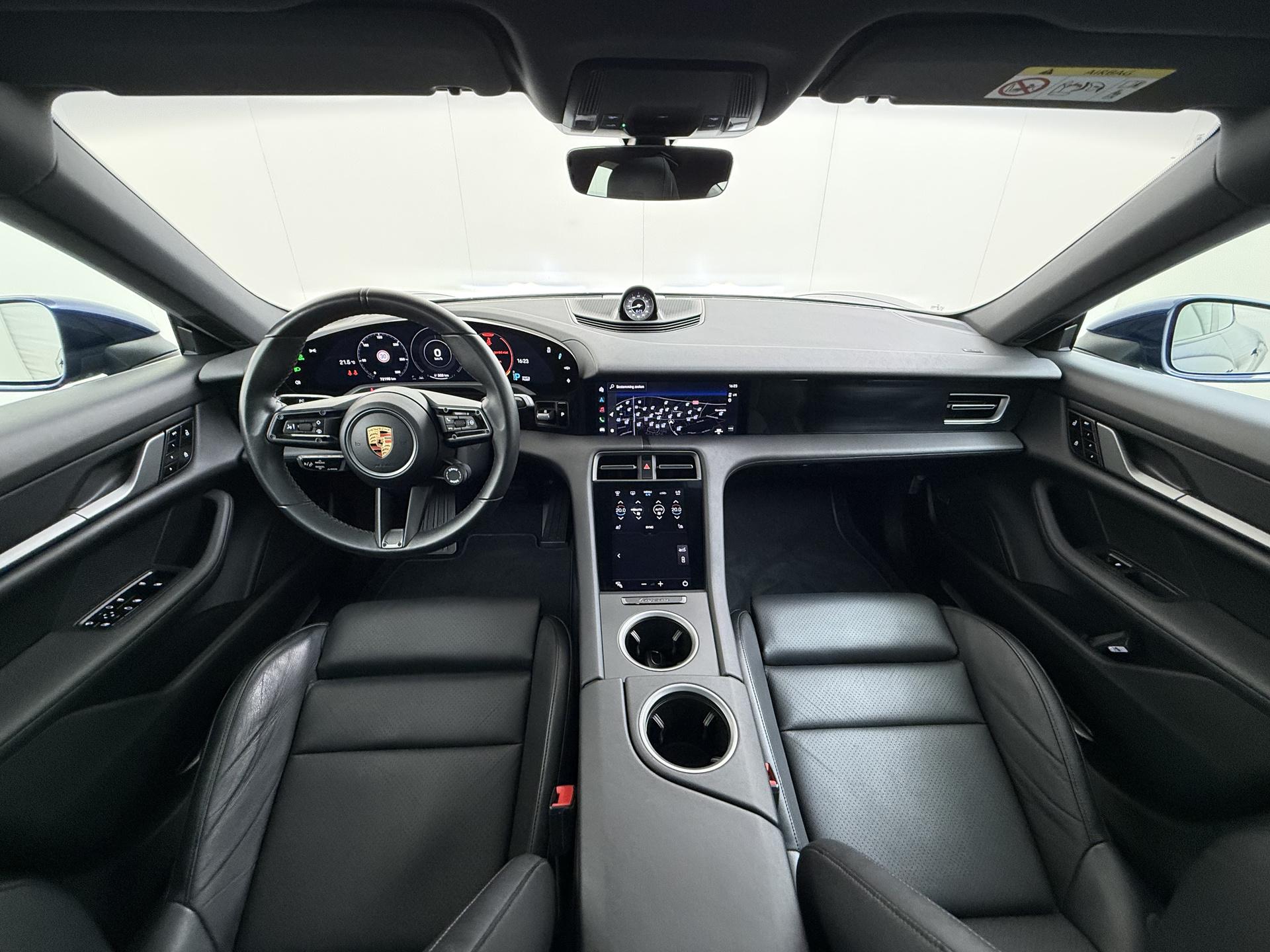 Foto van Porsche Taycan 4s