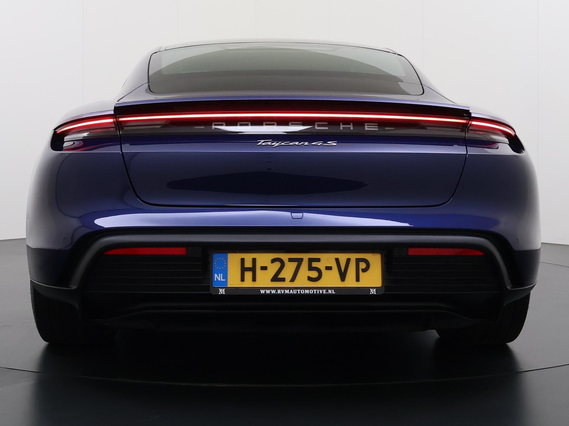 Foto van Porsche Taycan 4s