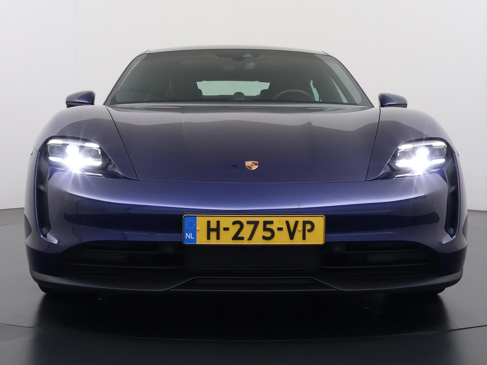 Foto van Porsche Taycan 4s