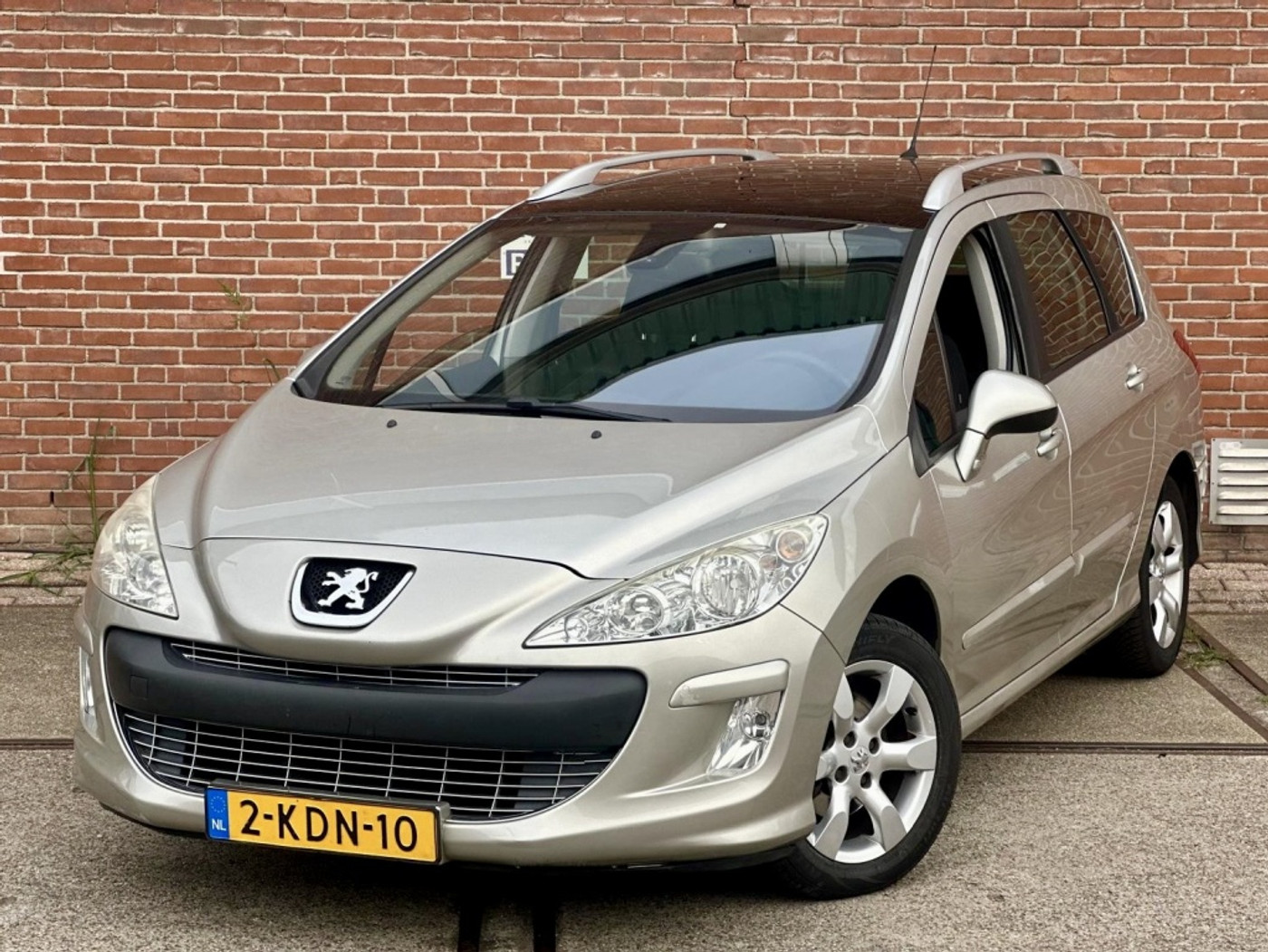 Peugeot 308 1.6 VTi XT |Clima |Panoramadak |7 Personen | 2008 - voorkant