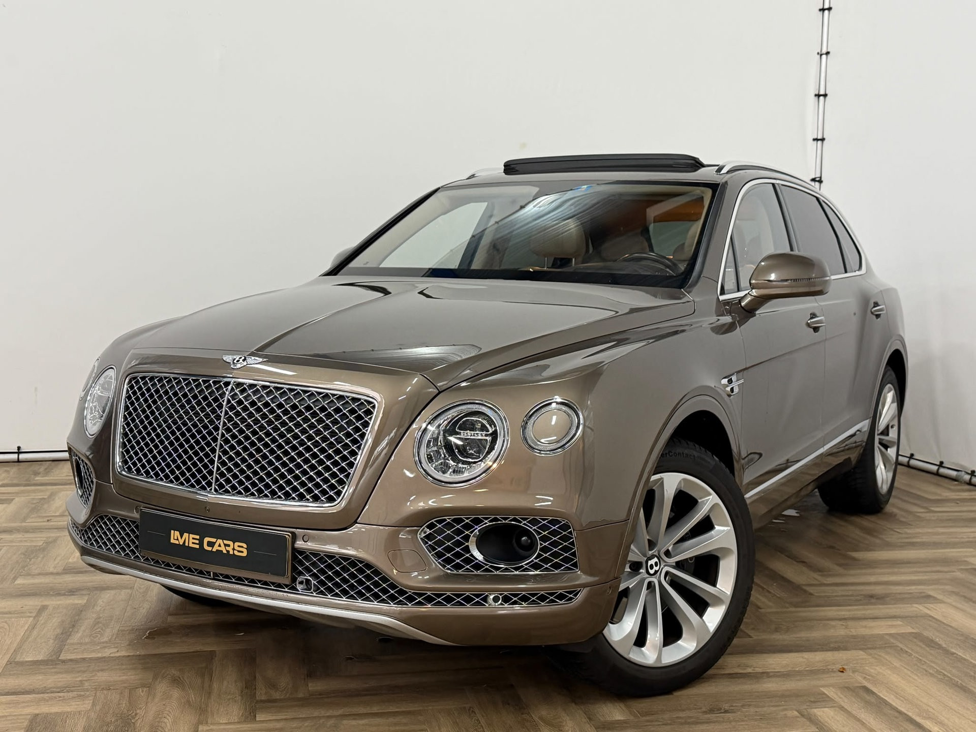 Bentley Bentayga 6.0 W12|NAP|1e EIGENAAR|INRUIL MOGELIJK| 2017 - voorkant