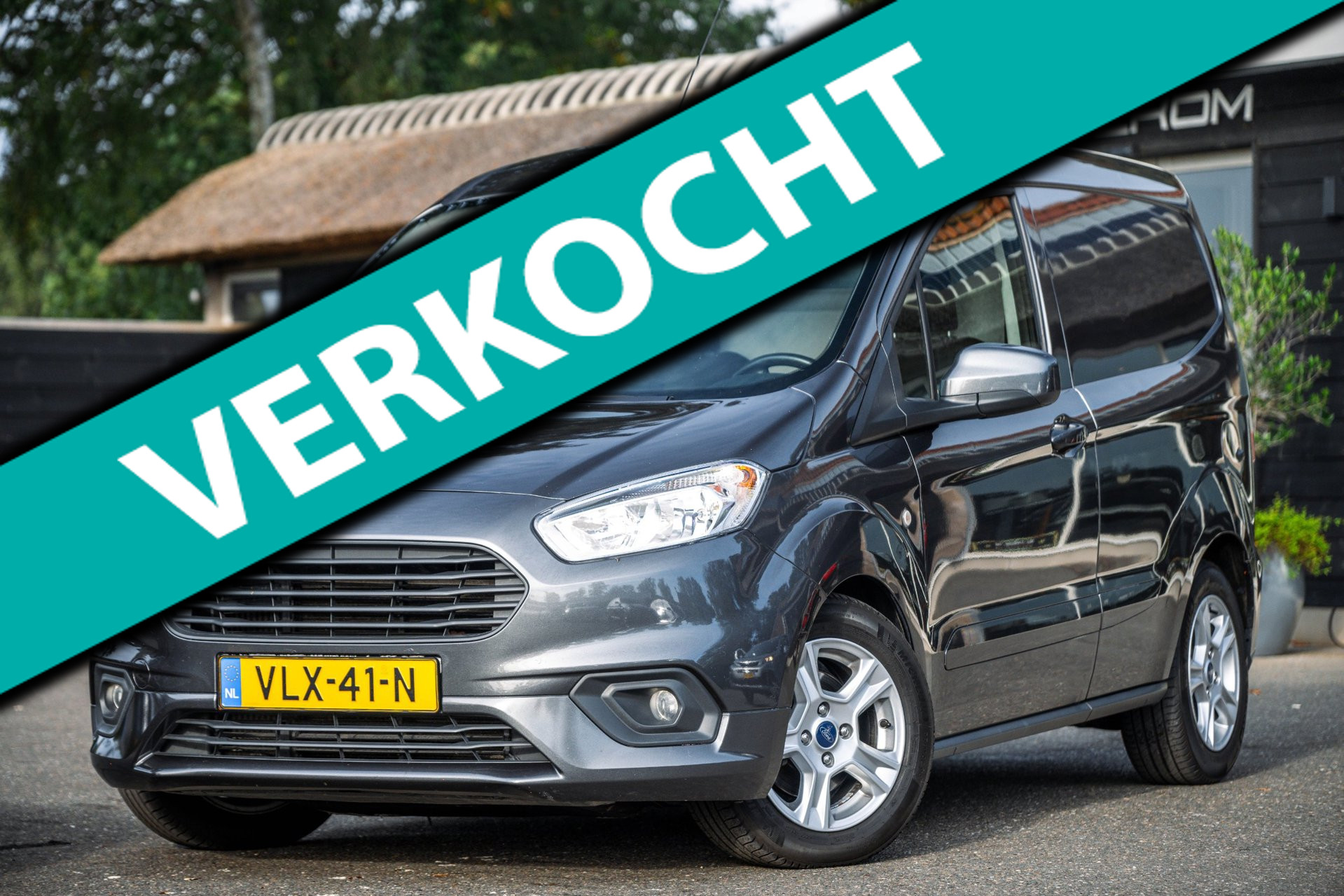 Ford Transit Courier 1.5 TDCI Limited Trekhaak I LM Velgen I Parkeersensoren I CarPlay I Android I Climate I Cruise I NAP 2021 - voorkant