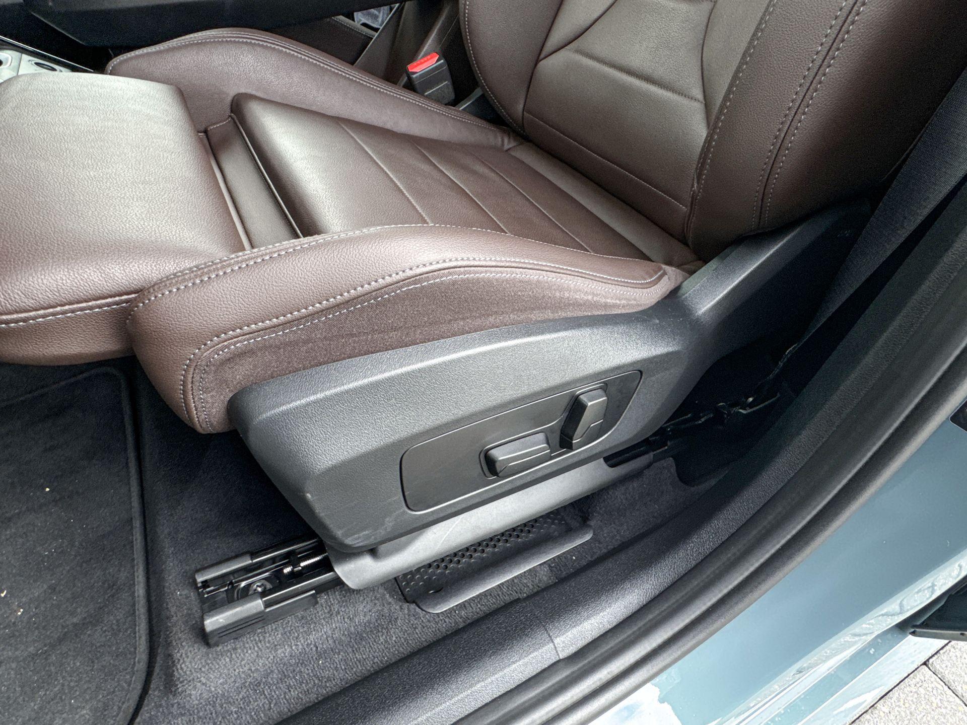 Foto van BMW X1 Xdrive23i