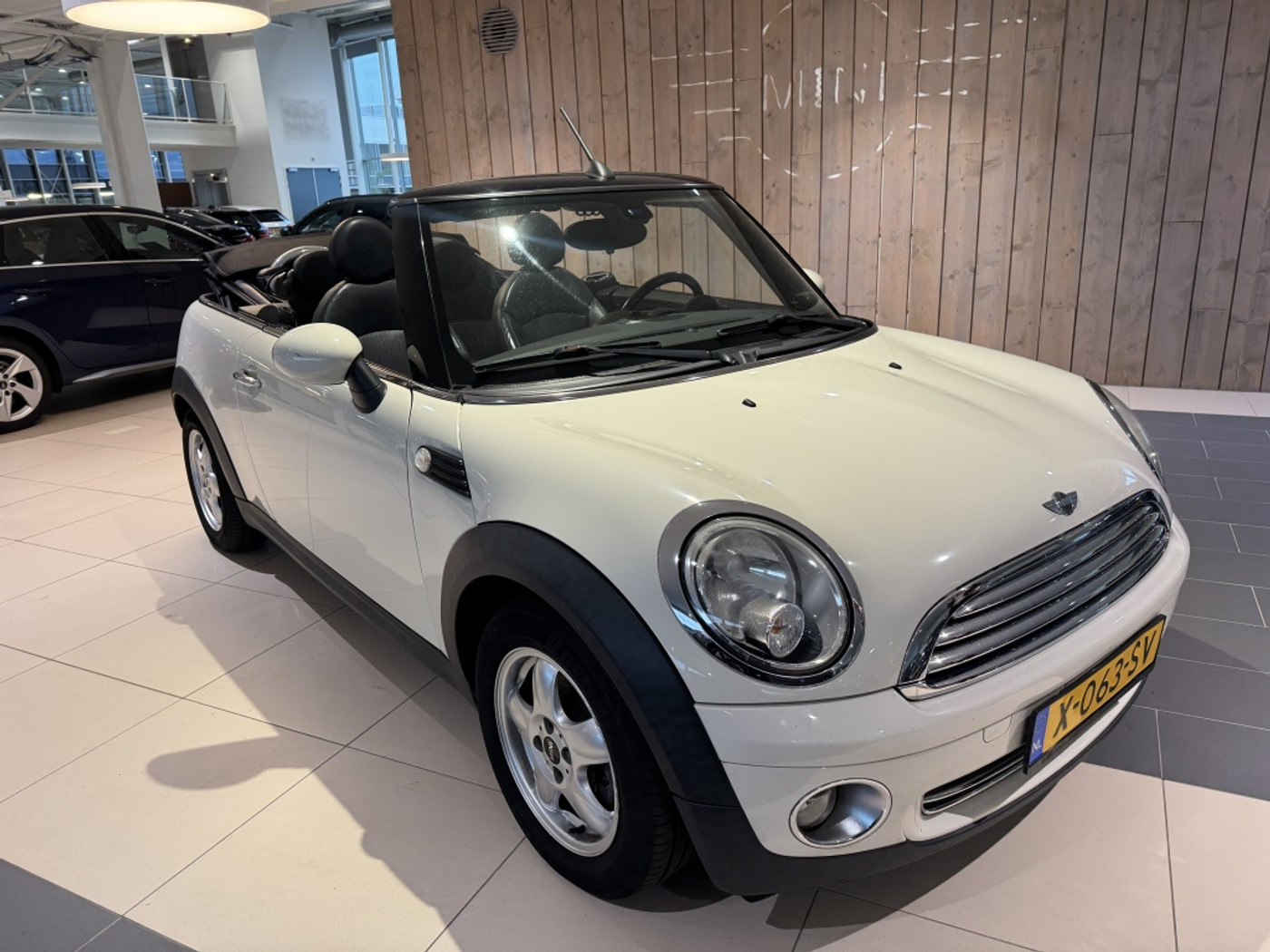 Mini Cooper Cabrio 1.6 Cooper 2010 - voorkant