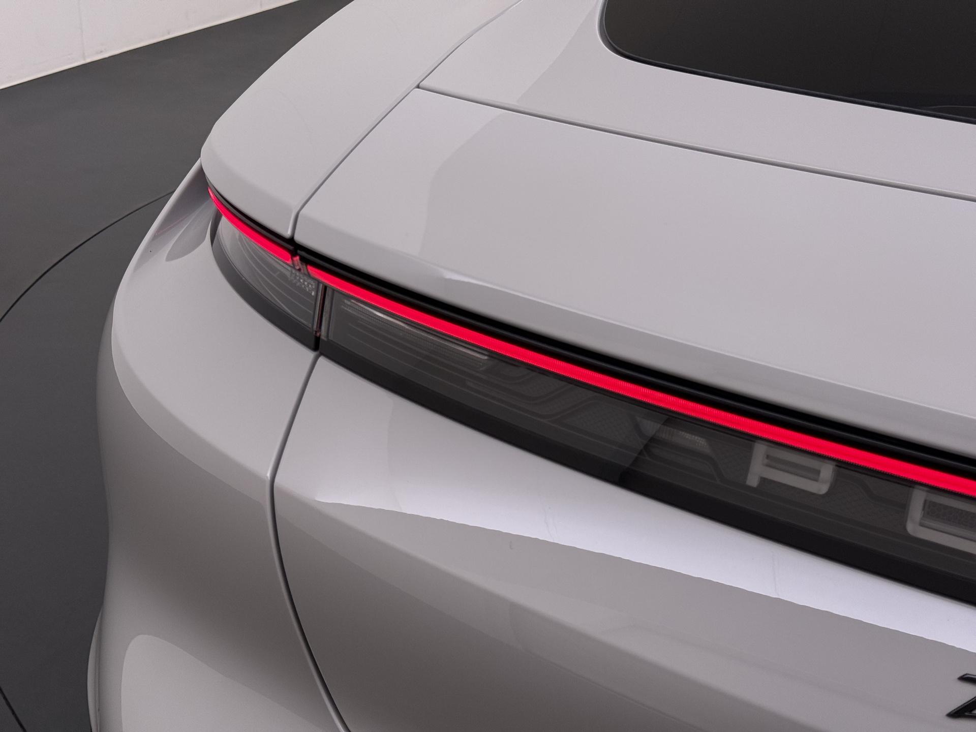 Foto van Porsche Taycan