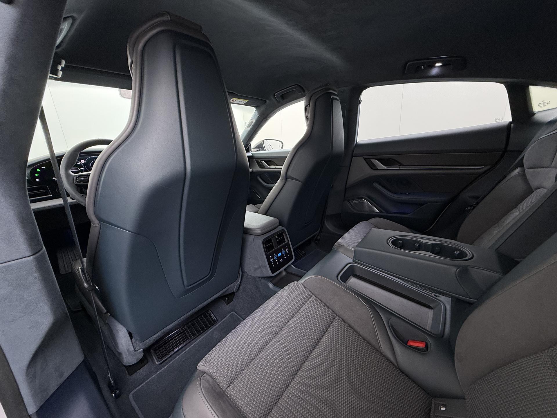Foto van Porsche Taycan