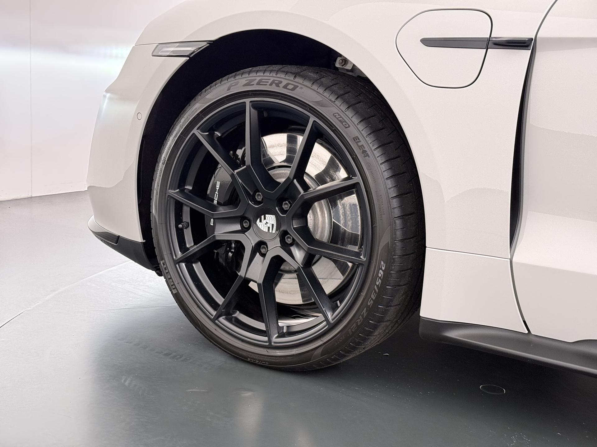 Foto van Porsche Taycan