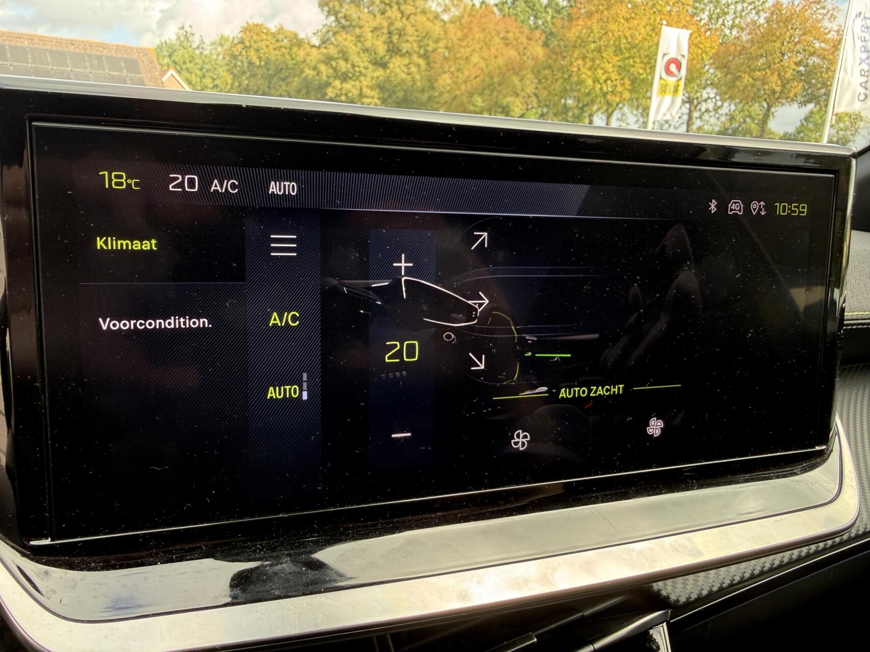 Foto van Peugeot E-208