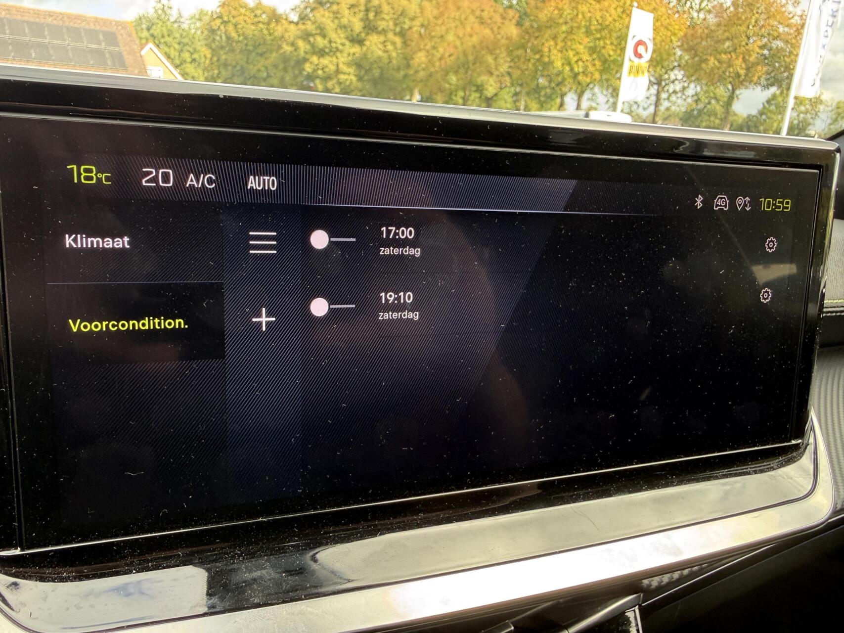 Foto van Peugeot E-208