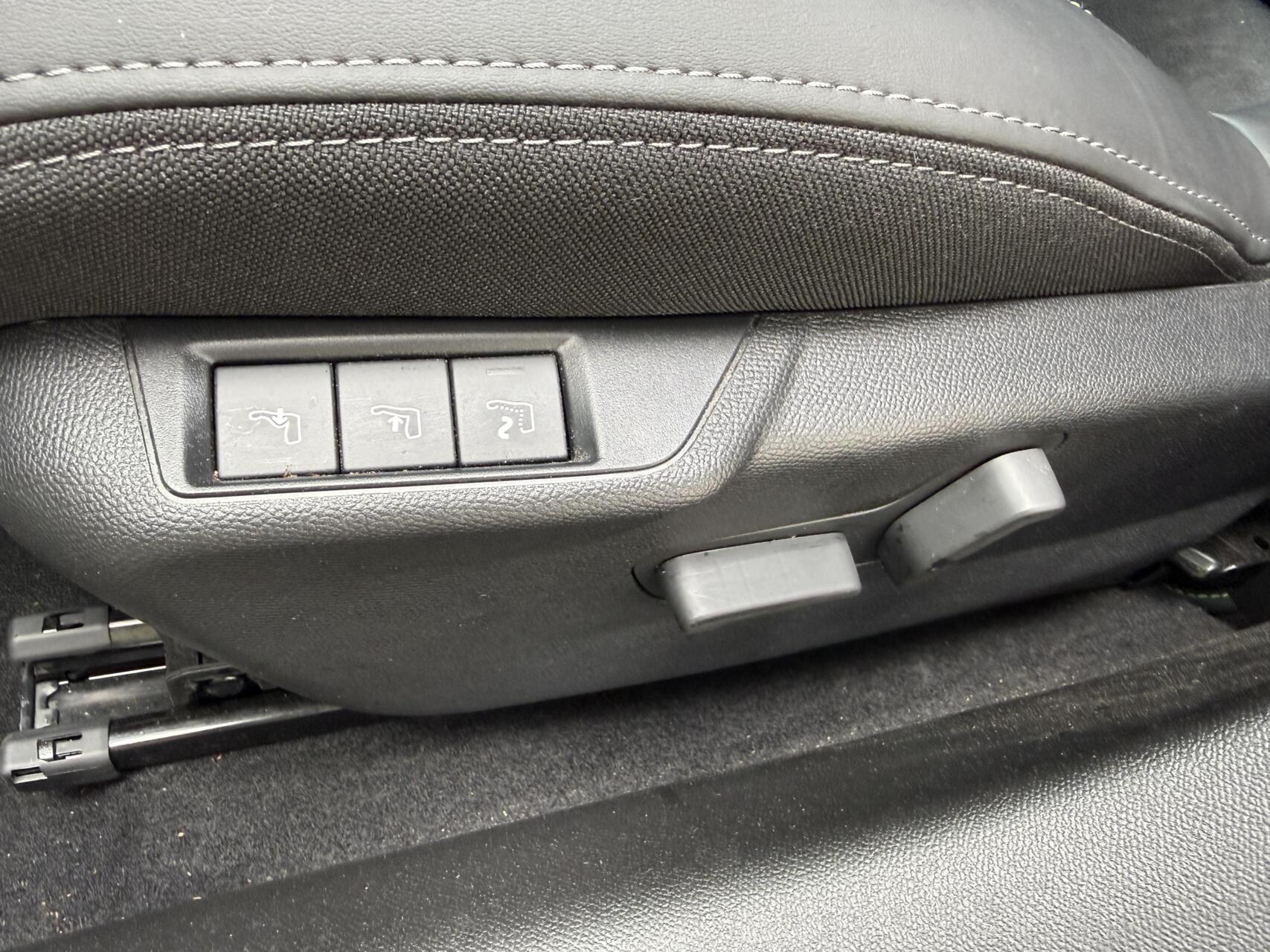 Foto van Peugeot E-208