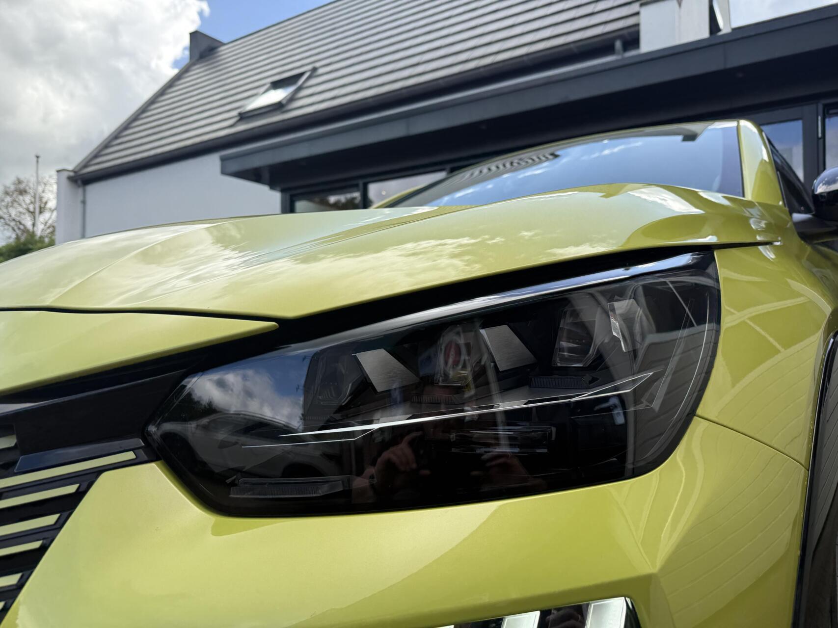 Foto van Peugeot E-208