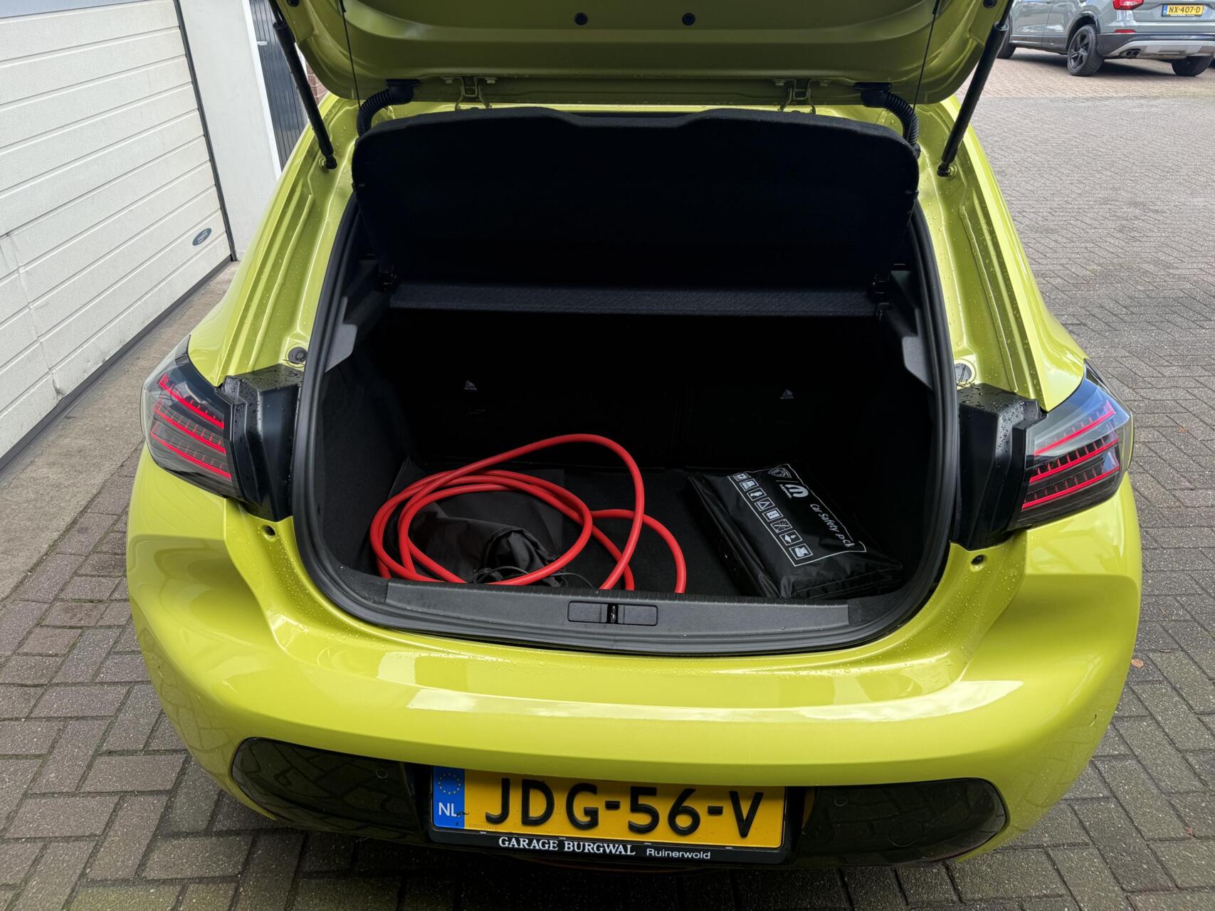 Foto van Peugeot E-208
