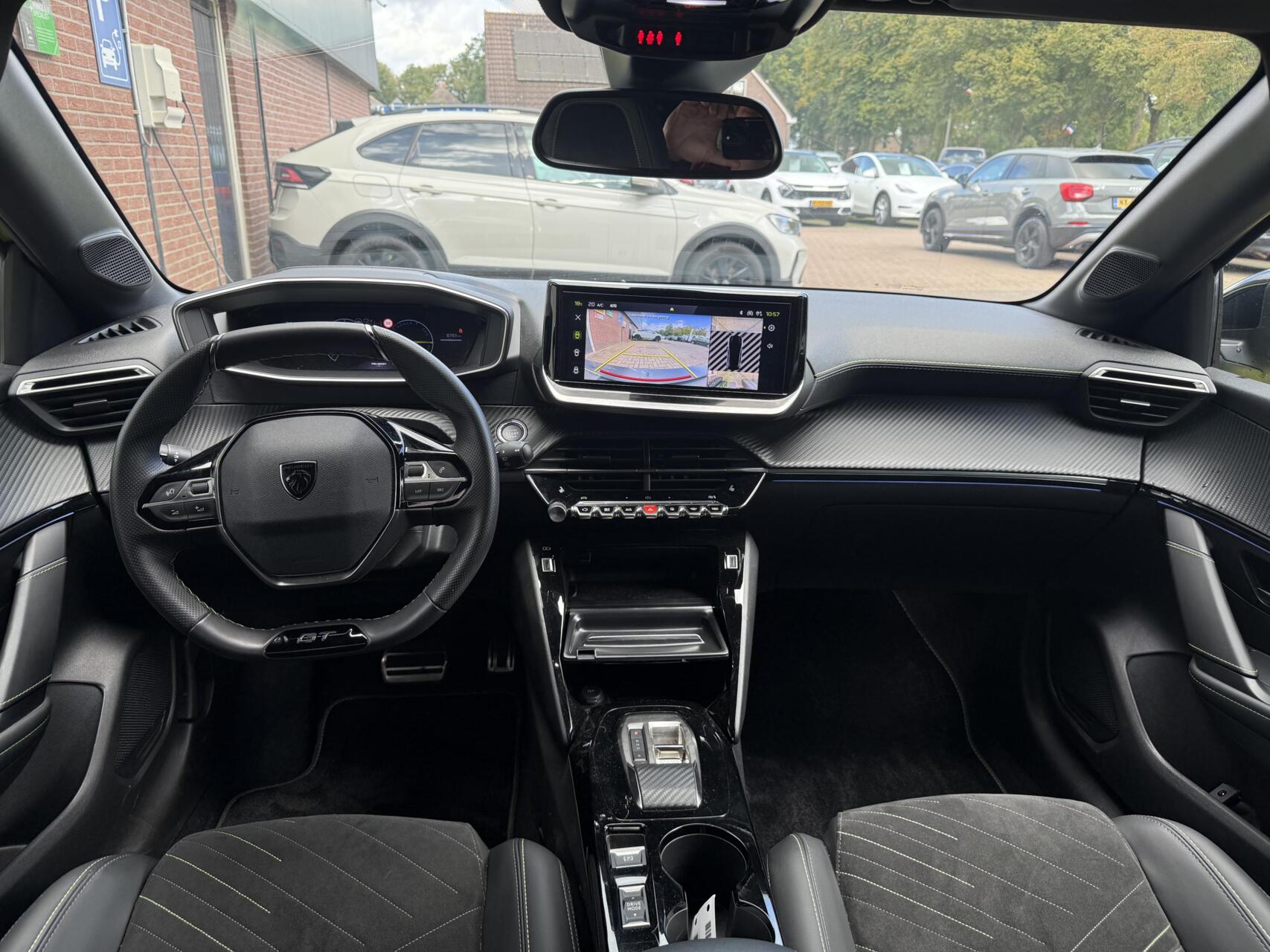 Foto van Peugeot E-208