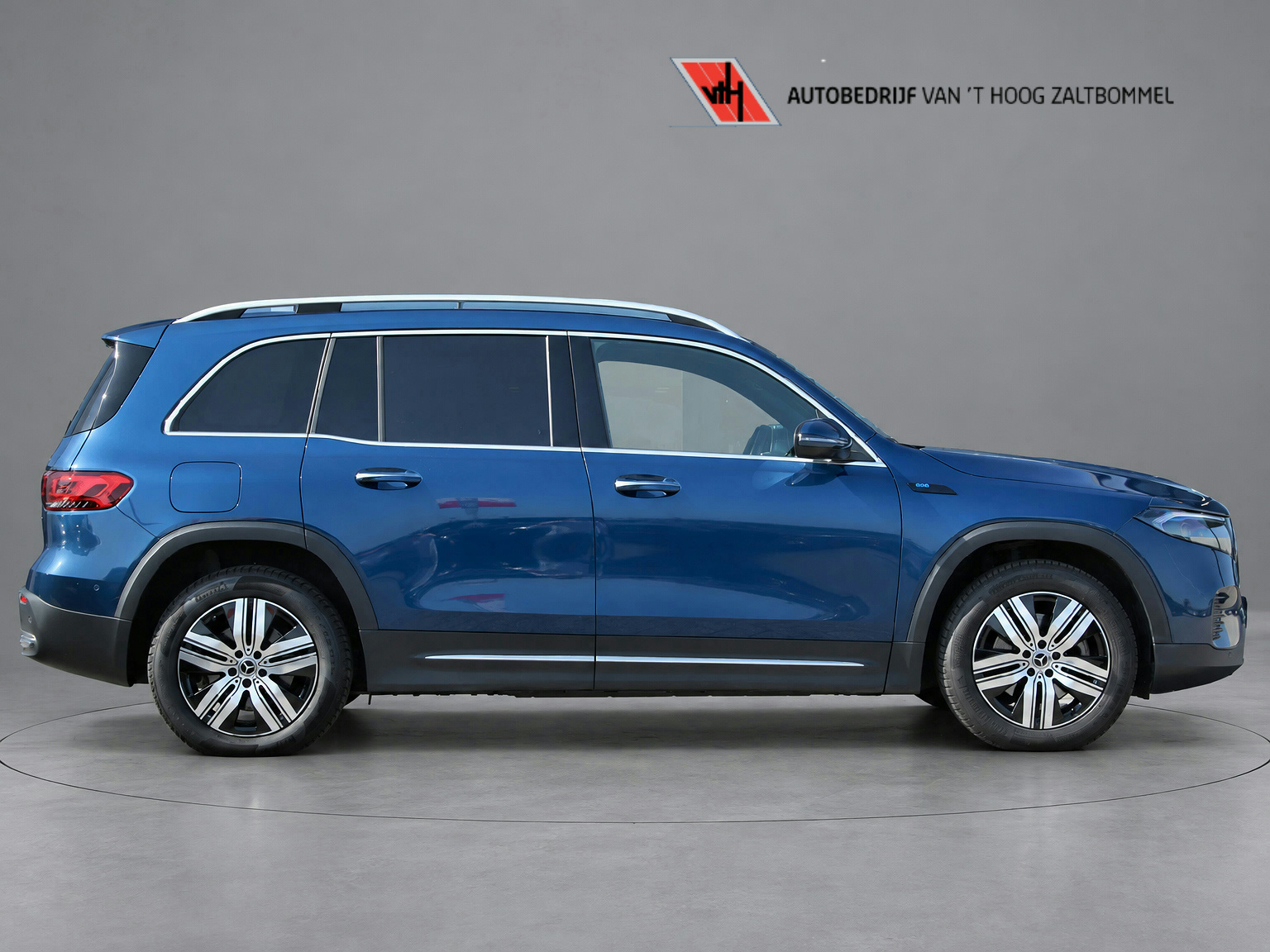 Mercedes-Benz Eqb 250 Luxury Line 7-PER 67 kWh PANORAMADAK LEDER DISTRONIC SFEER CAMERA KEY-LESS GO 2023 - voorkant