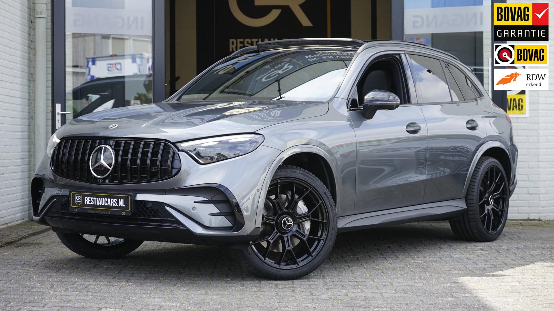 Mercedes-Benz Glc-klasse 400e 4MATIC AMG AUTOMAAT-360 CAMERA-ACC-AMBIANCE-BURMESTER-CARBON-DAB-HEADUP-KEYLESS-MEMORY-PANORAMA 2023 - voorkant