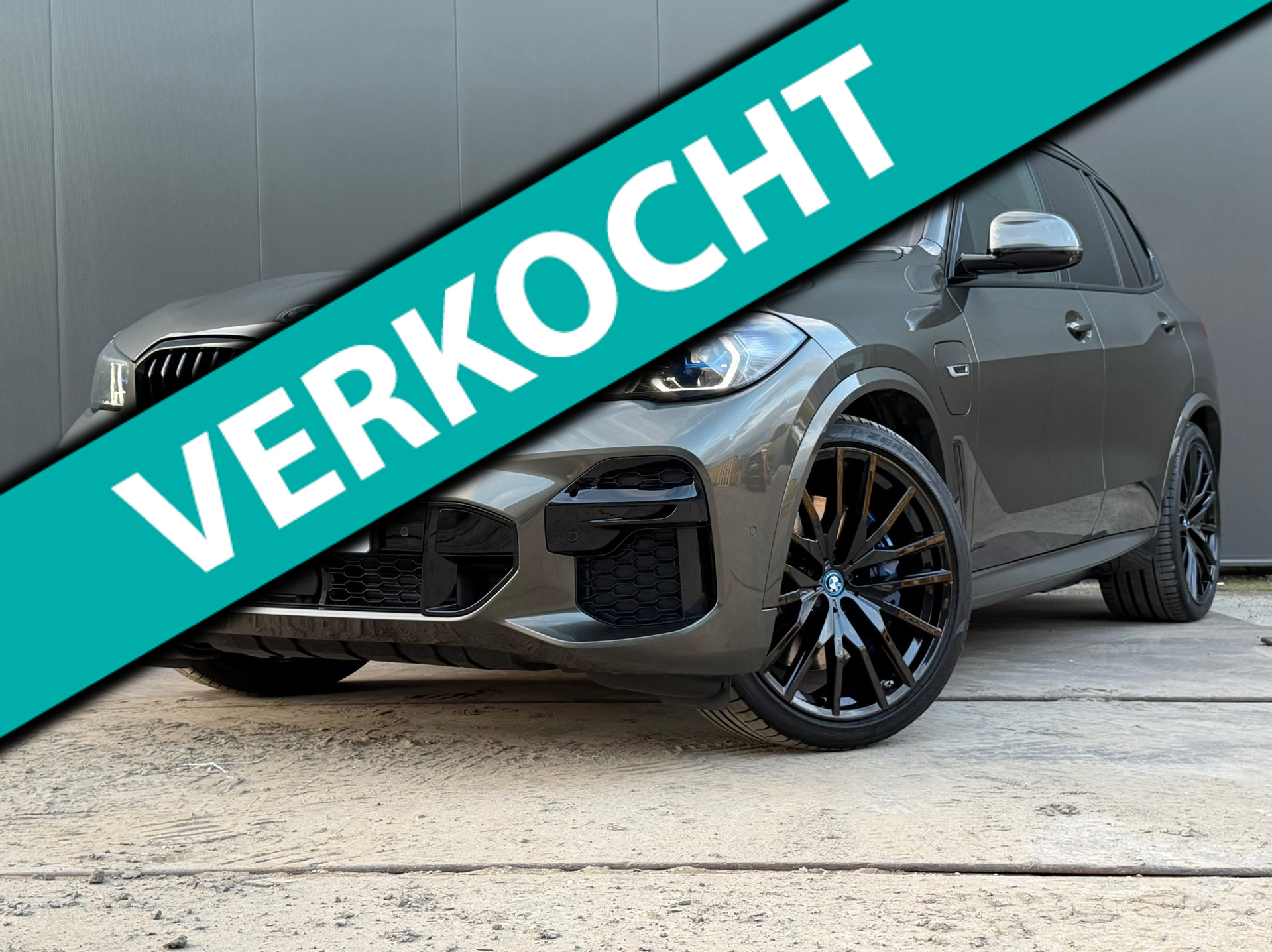BMW X5 XDrive45e M-Sport B&W Pano Trekhaak 4Wielsturing TV's 2022 - voorkant
