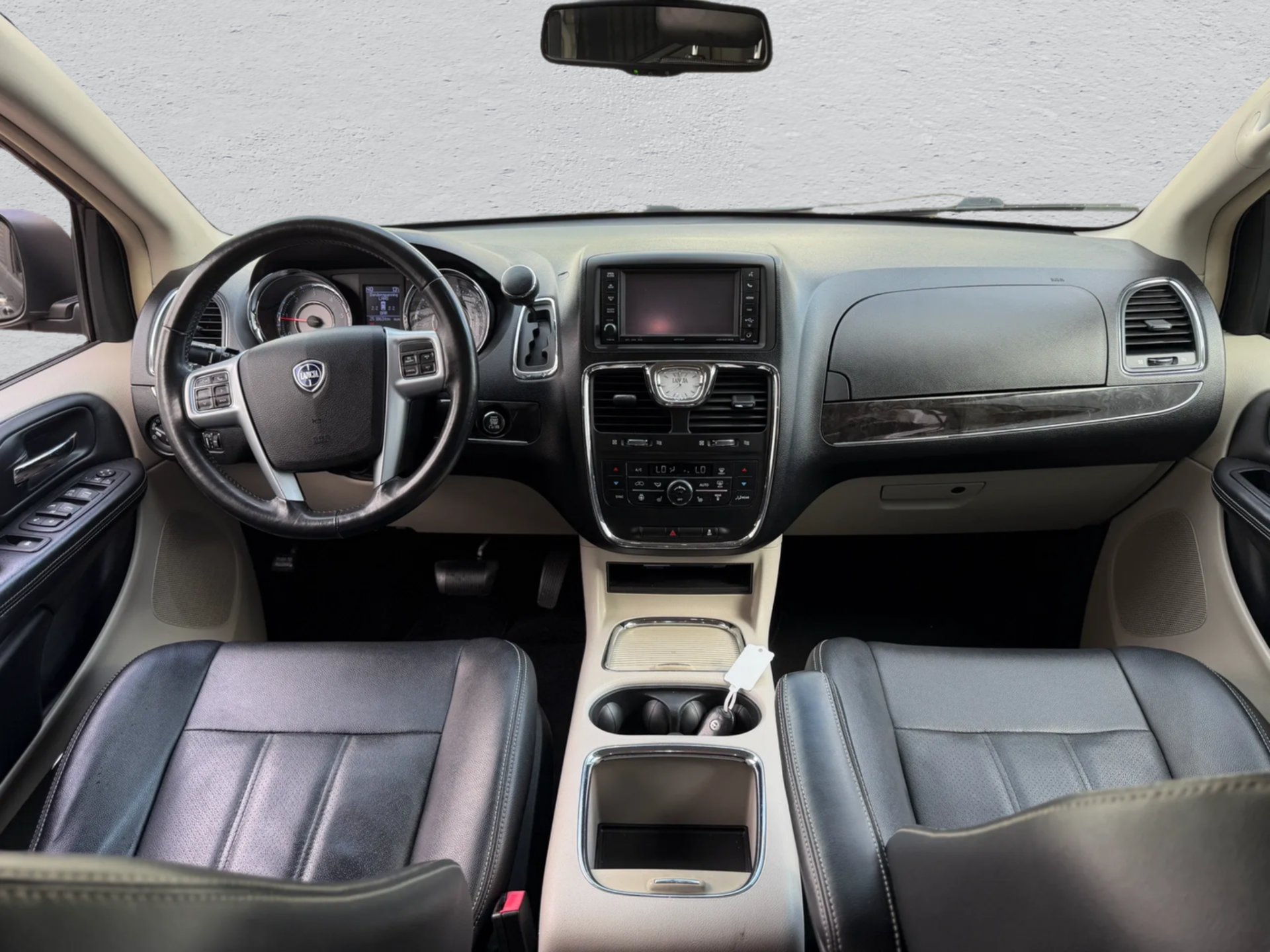 Foto van Lancia Voyager