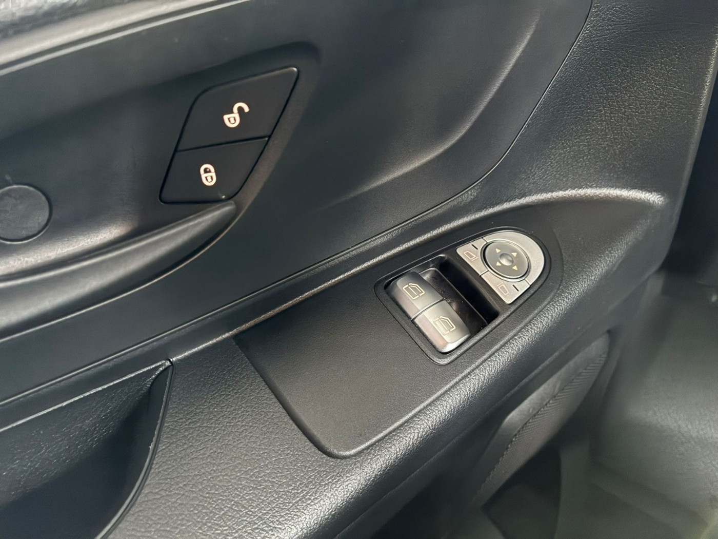 Foto van Mercedes-Benz Vito Gesloten Bestelwagen
