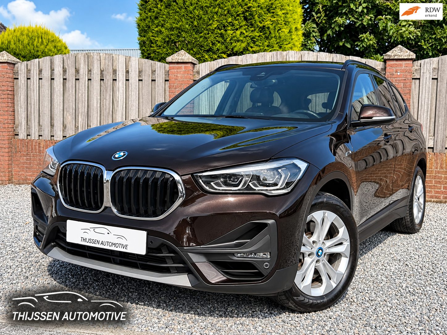 BMW X1 XDrive25e Business Edition Plus TREKHAAK SPORT NACI CLIMA P CAMERA 2022 - voorkant