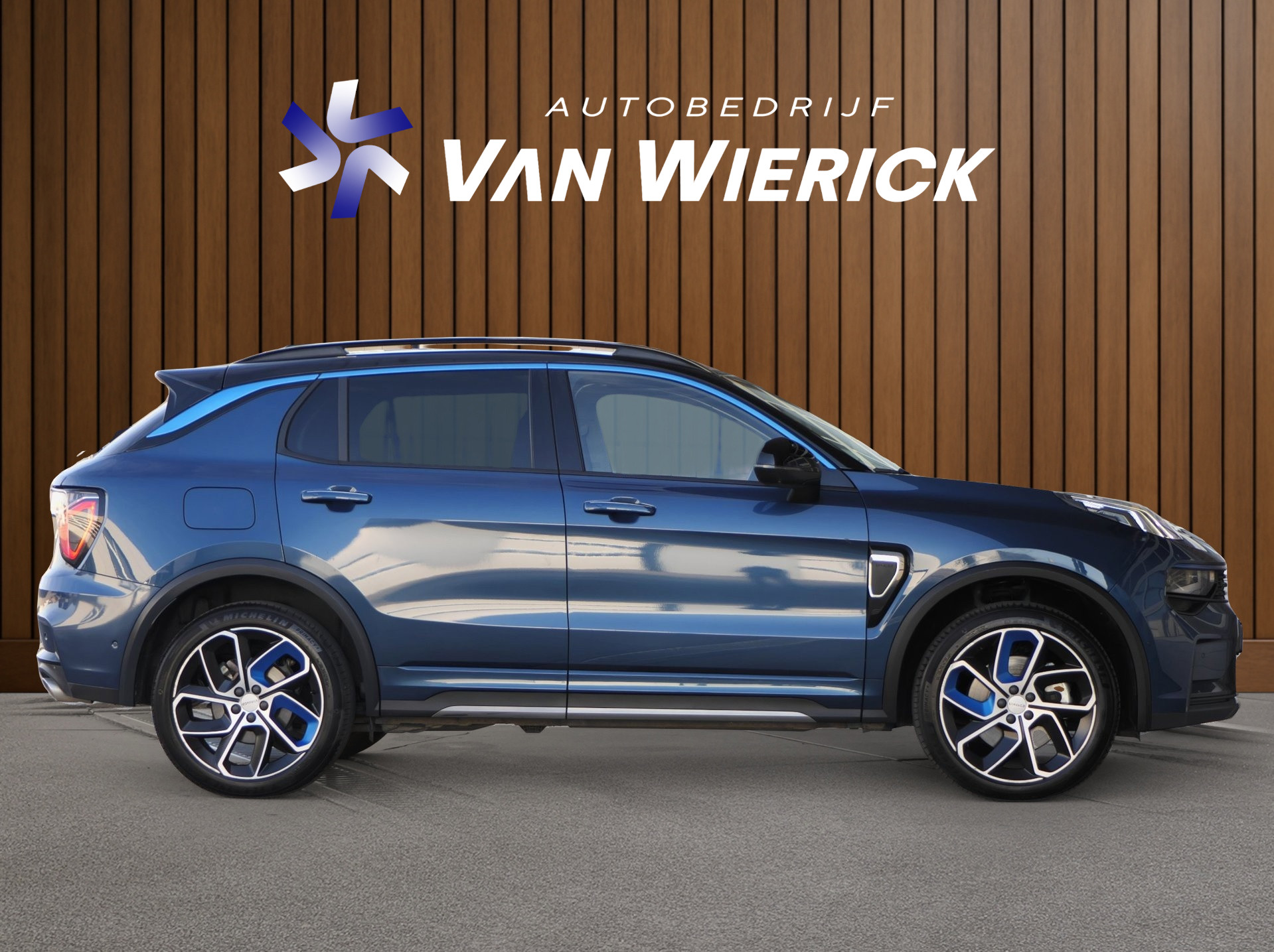 Foto van LYNK & Co 01