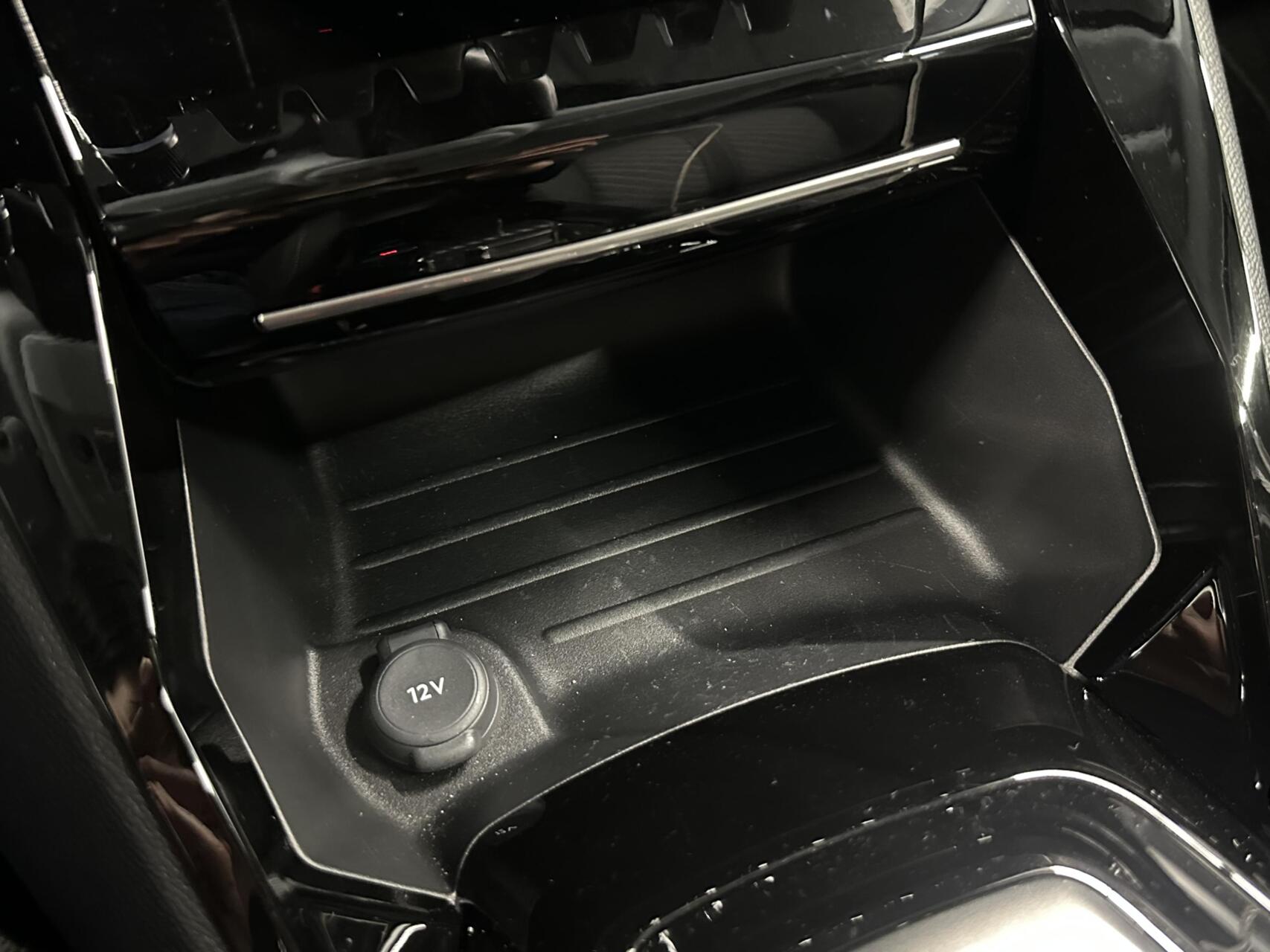 Foto van Peugeot E-208