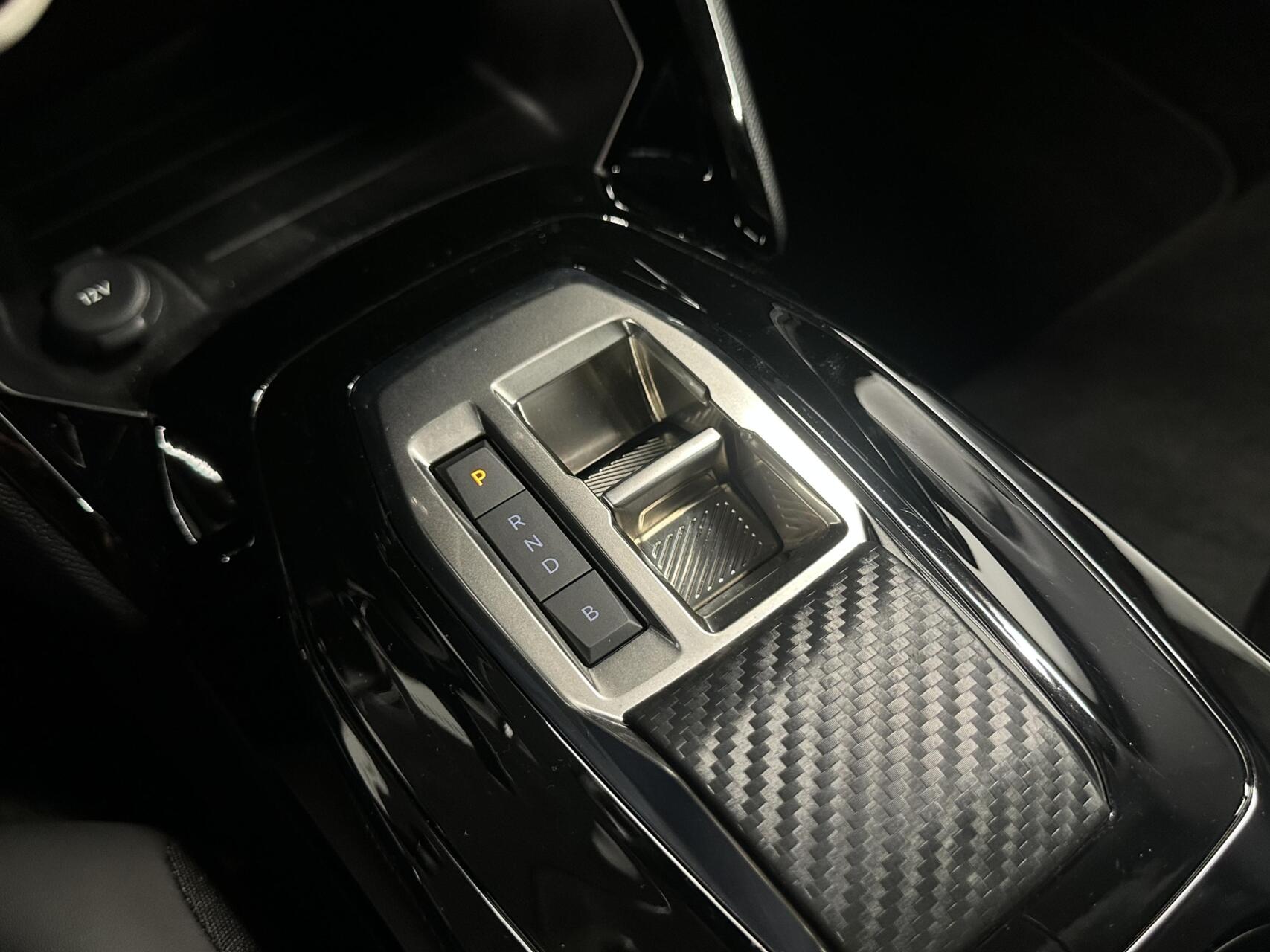 Foto van Peugeot E-208