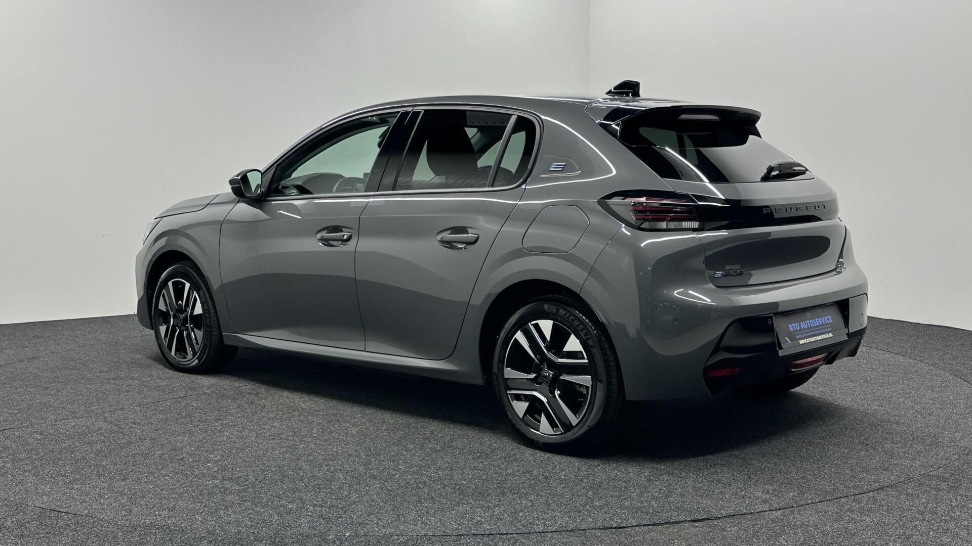 Foto van Peugeot E-208