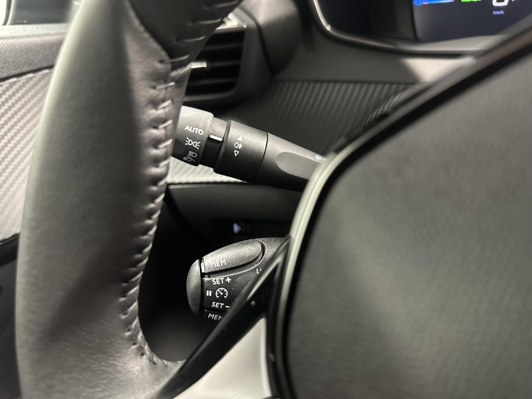 Foto van Peugeot E-208
