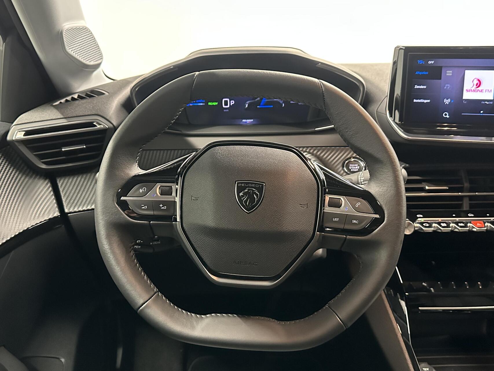 Foto van Peugeot E-208