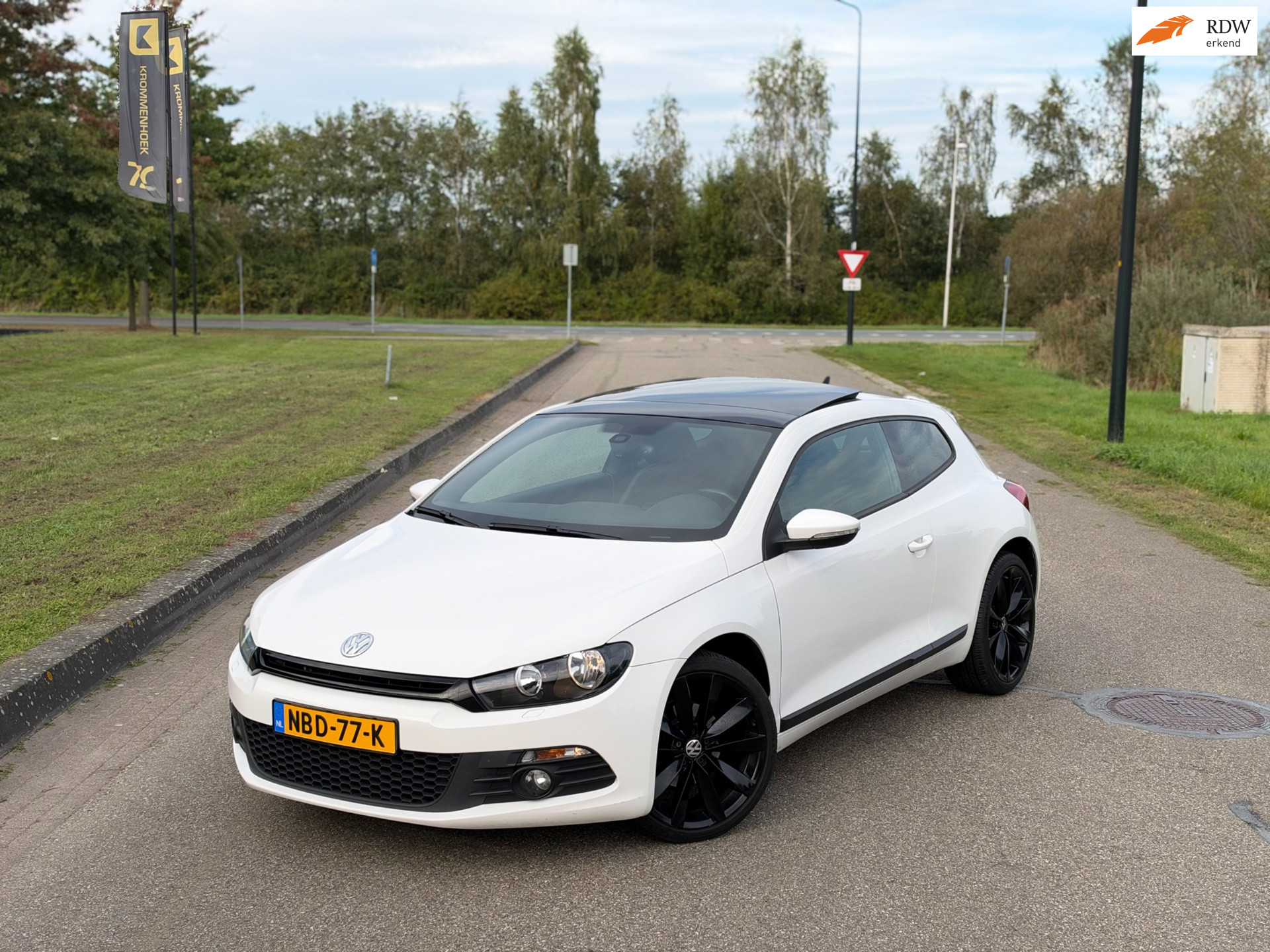 Volkswagen Scirocco 1.4 TSI Highline, Pano, 18inch, alcantara 2011 - voorkant