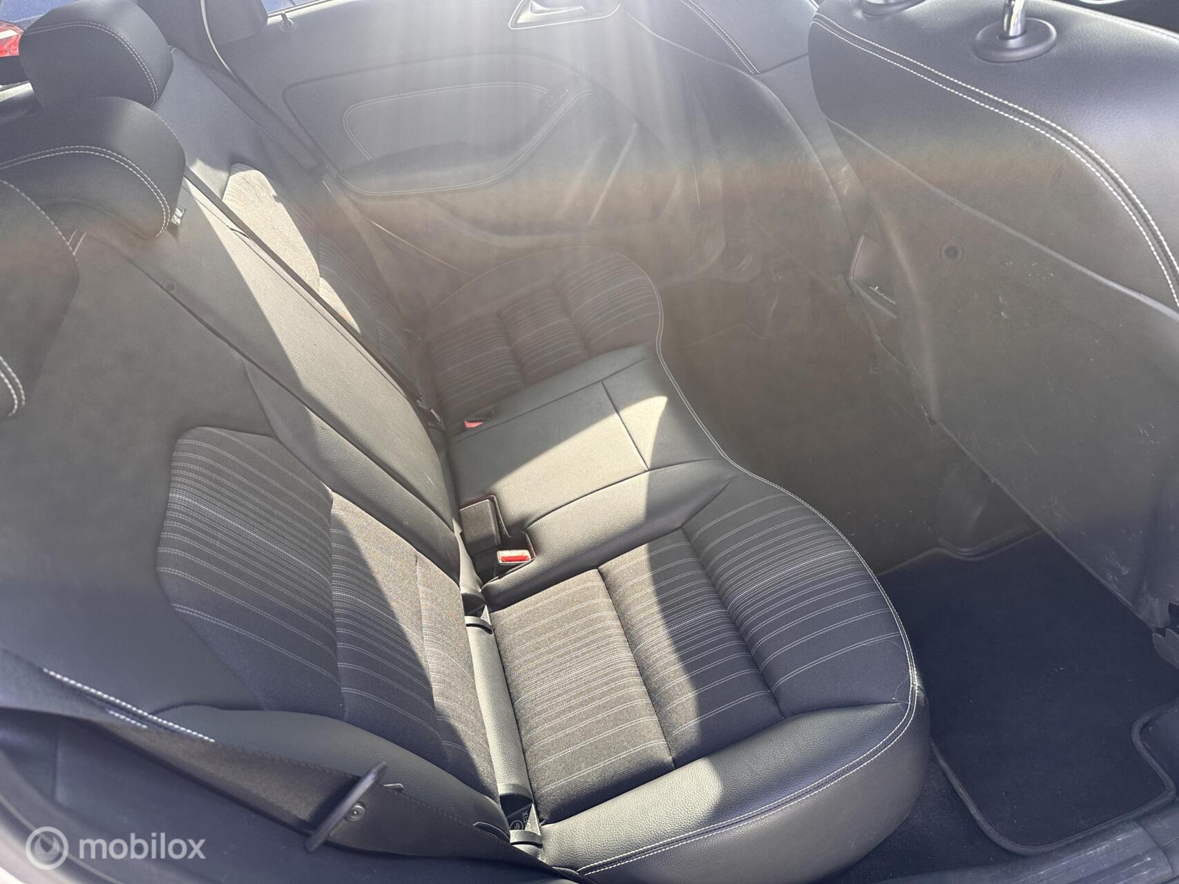 Foto van Mercedes-Benz B 180
