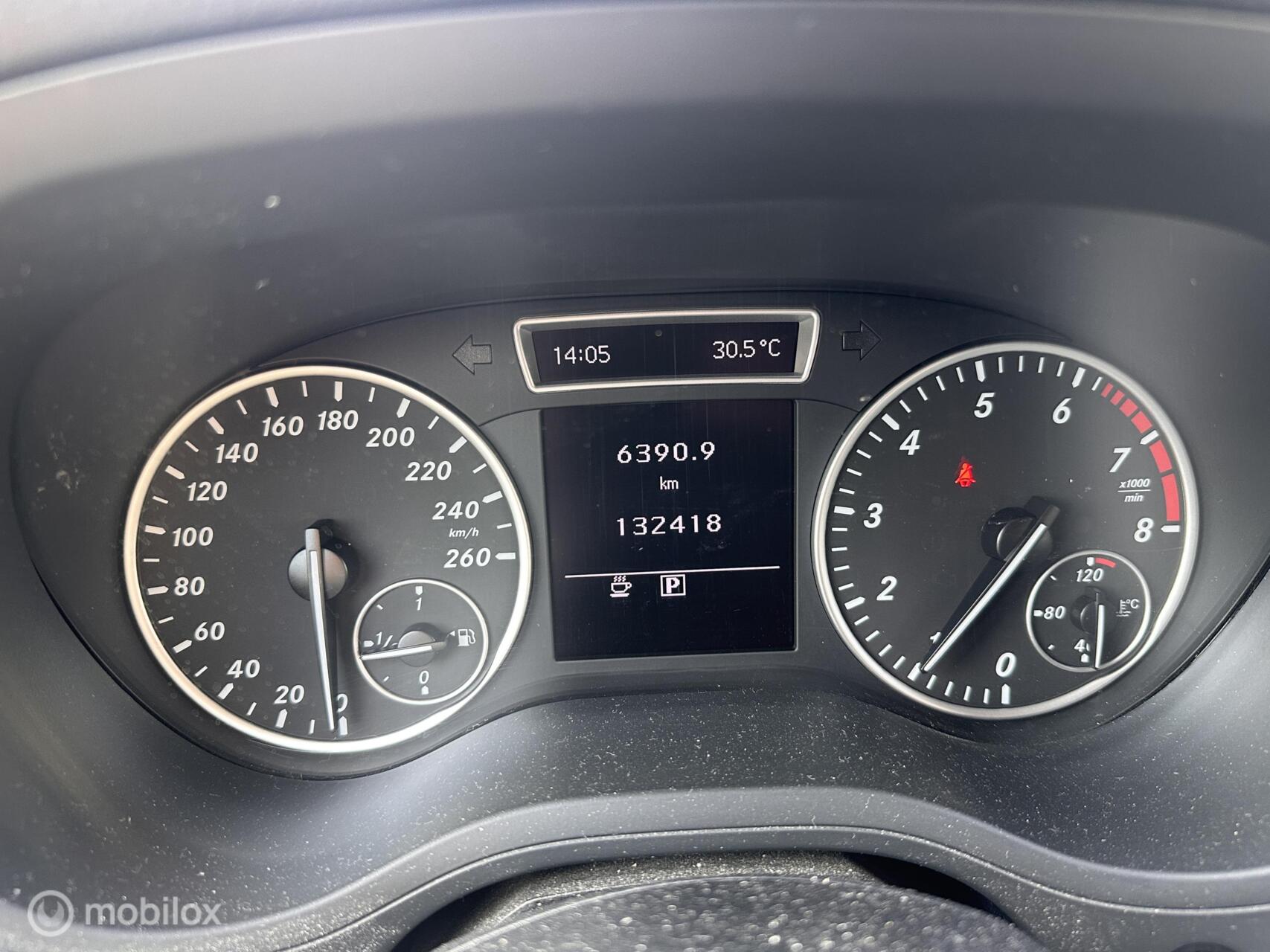 Foto van Mercedes-Benz B 180