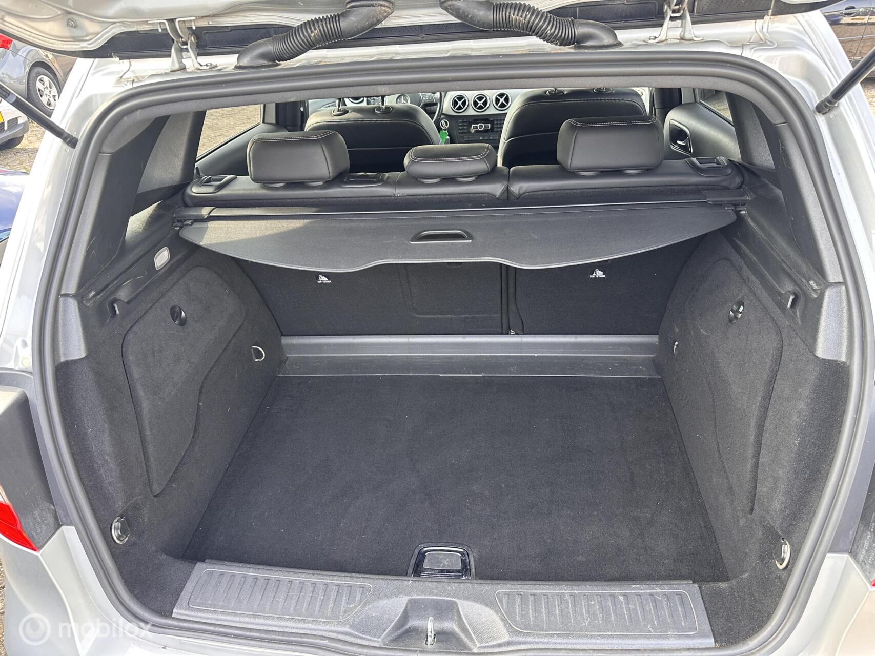 Foto van Mercedes-Benz B 180