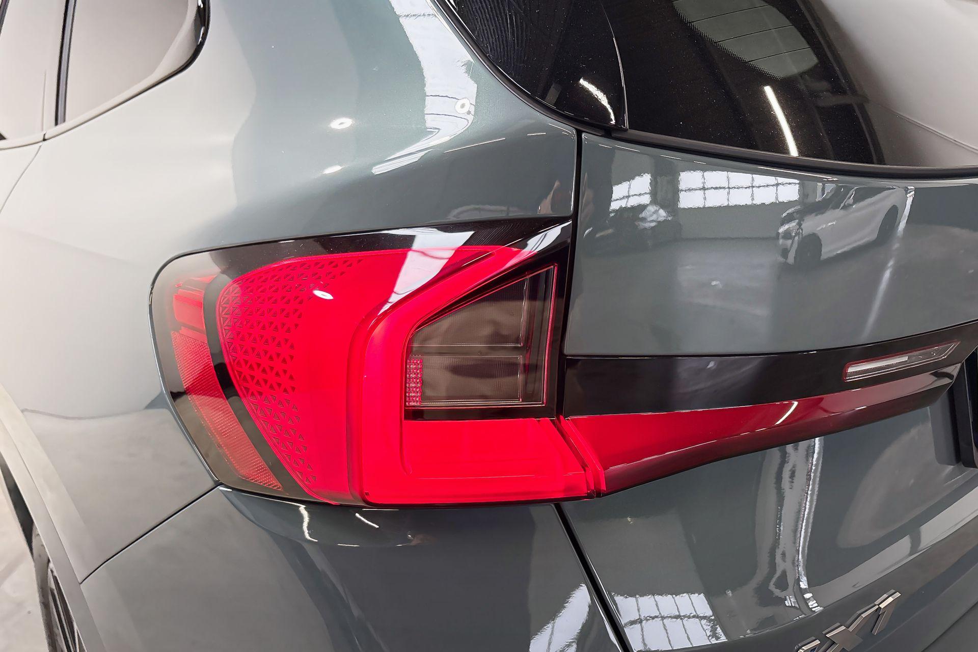 Foto van BMW Ix1 Xdrive30