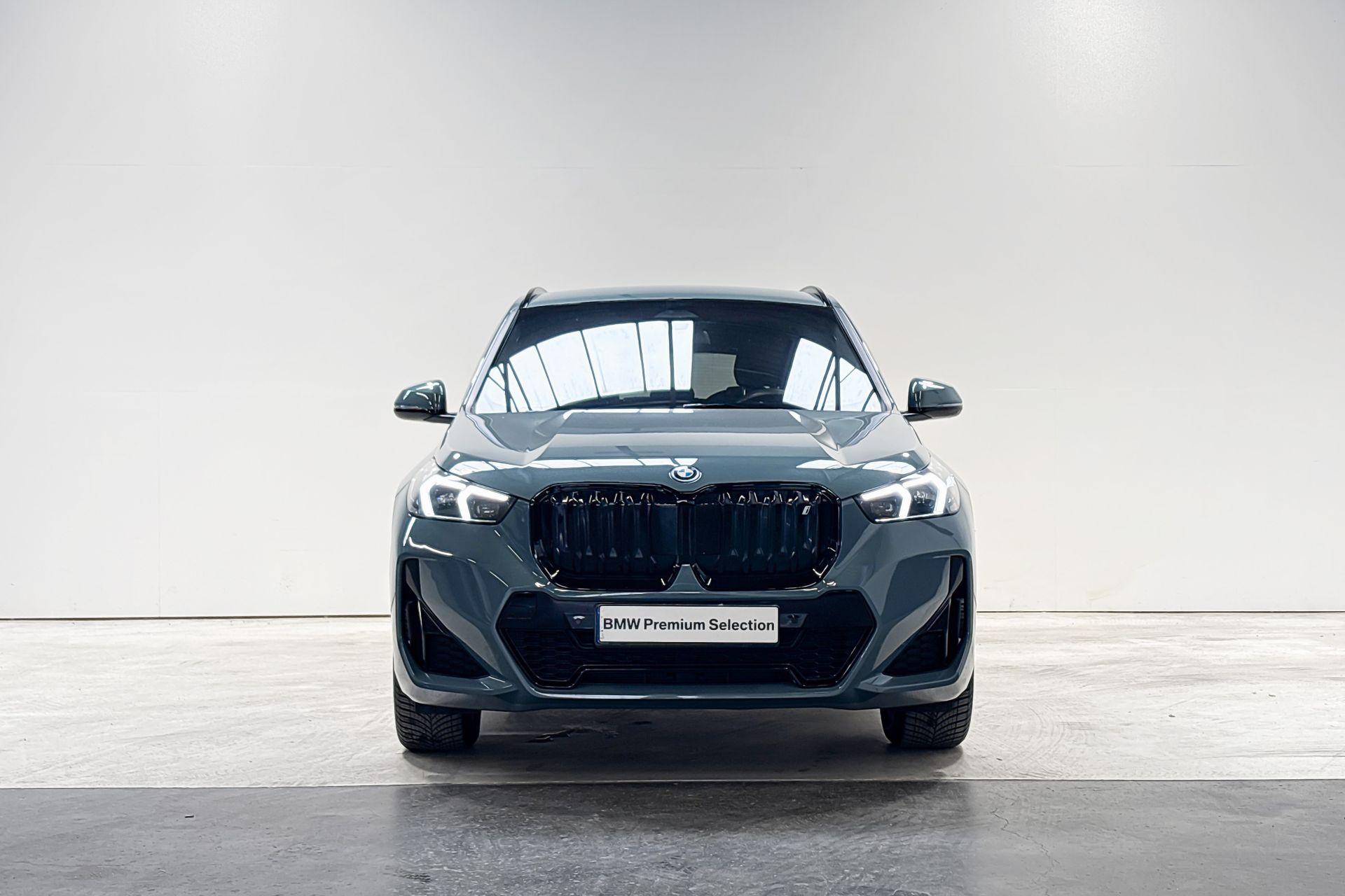 Foto van BMW Ix1 Xdrive30