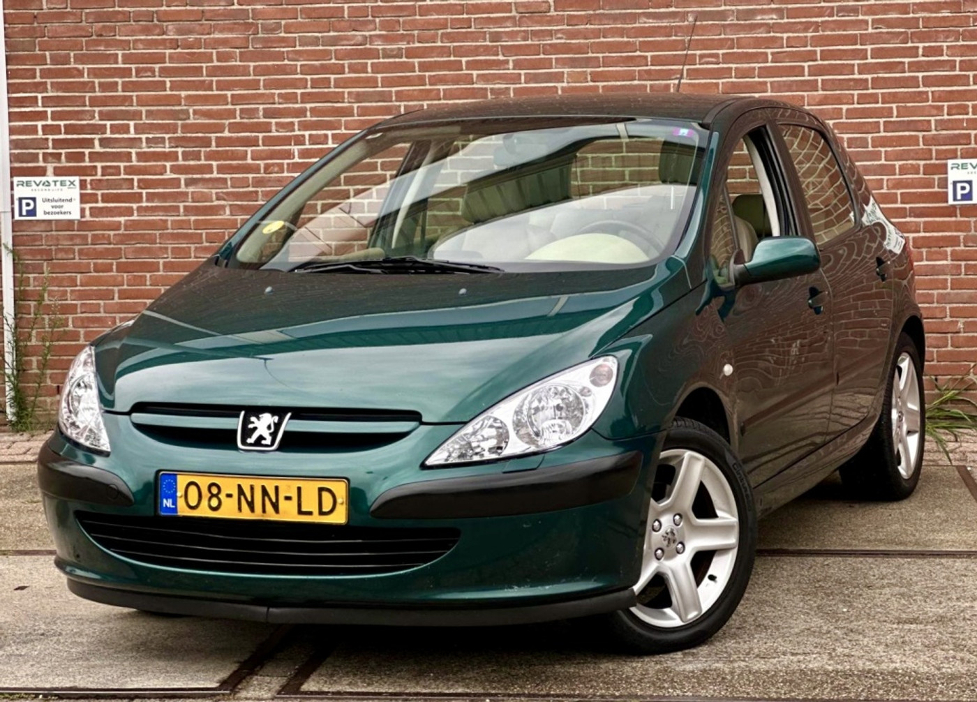 Peugeot 307 2.0-16V XT |Airco |Leder |Navi |NAP | 2004 - voorkant